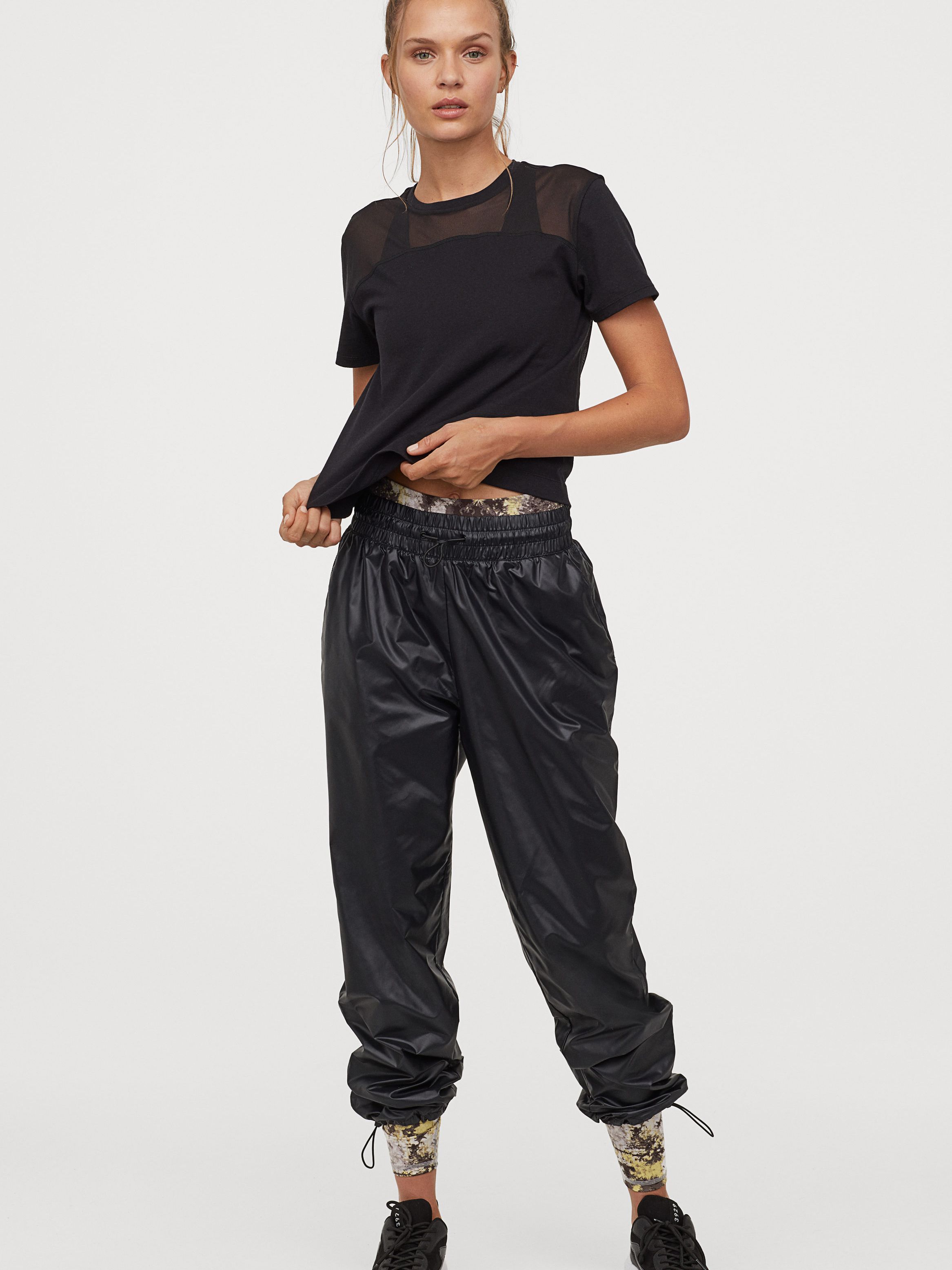 

Спортивные штаны H&M Sport 0816746-1 L Черные (СА2000001721643)