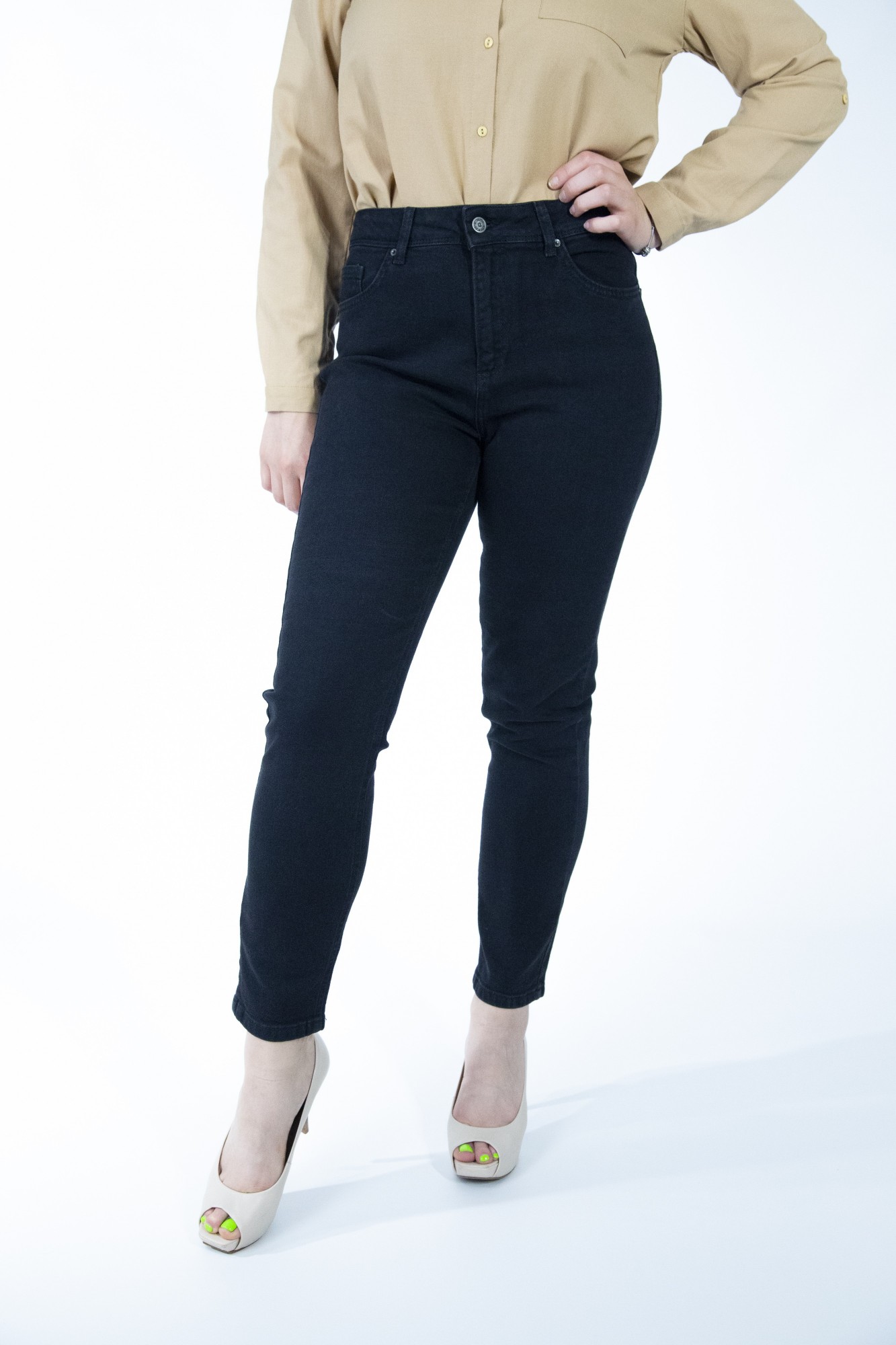 

Черные джинсы МОМ с высокой талией 28р. JEANSclub 2137-675-28