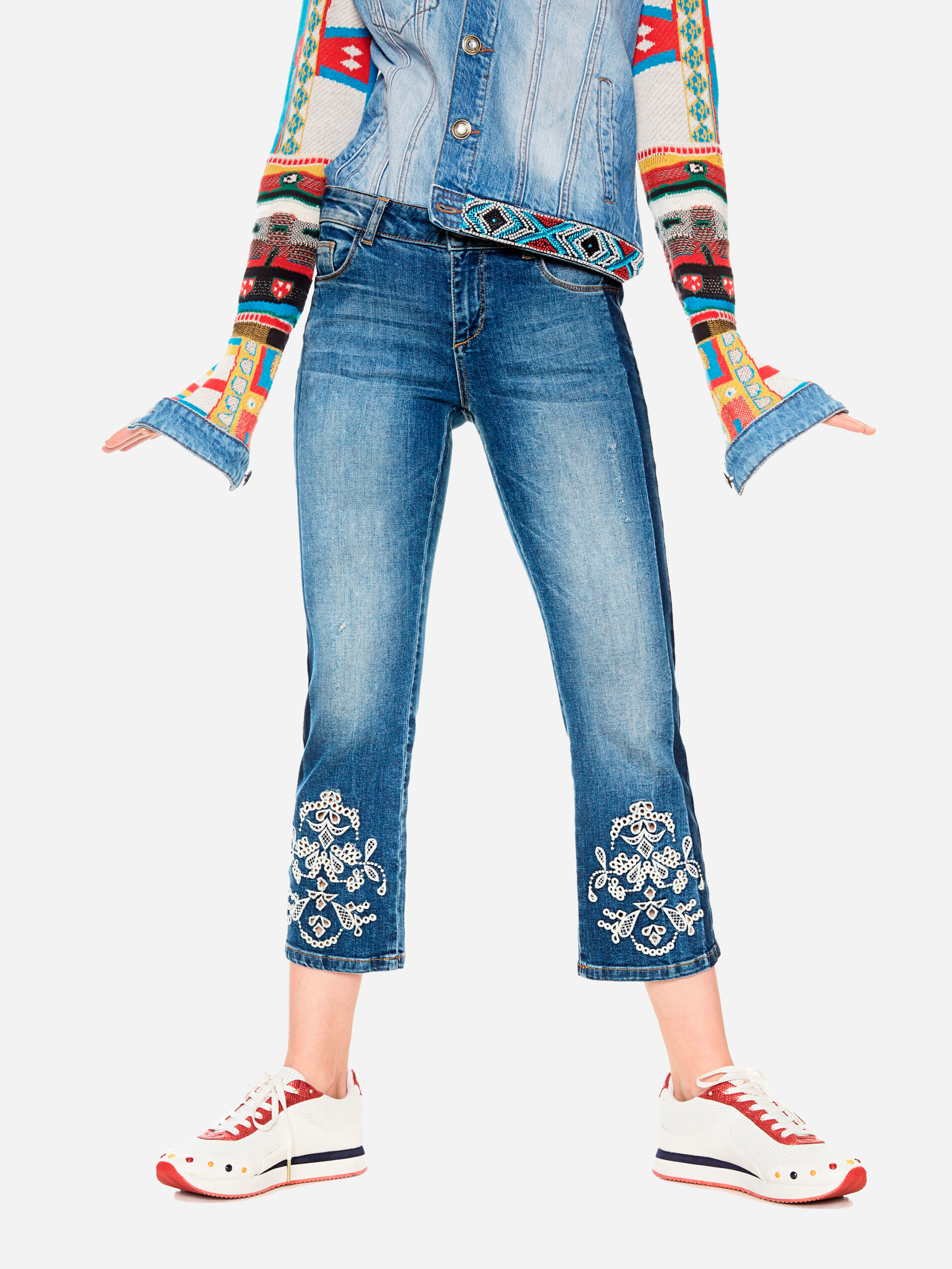 

Джинсы Desigual 18SWDD36-5053 27