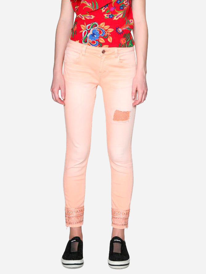 

Джинсы Desigual 18SWDD52-3203 34