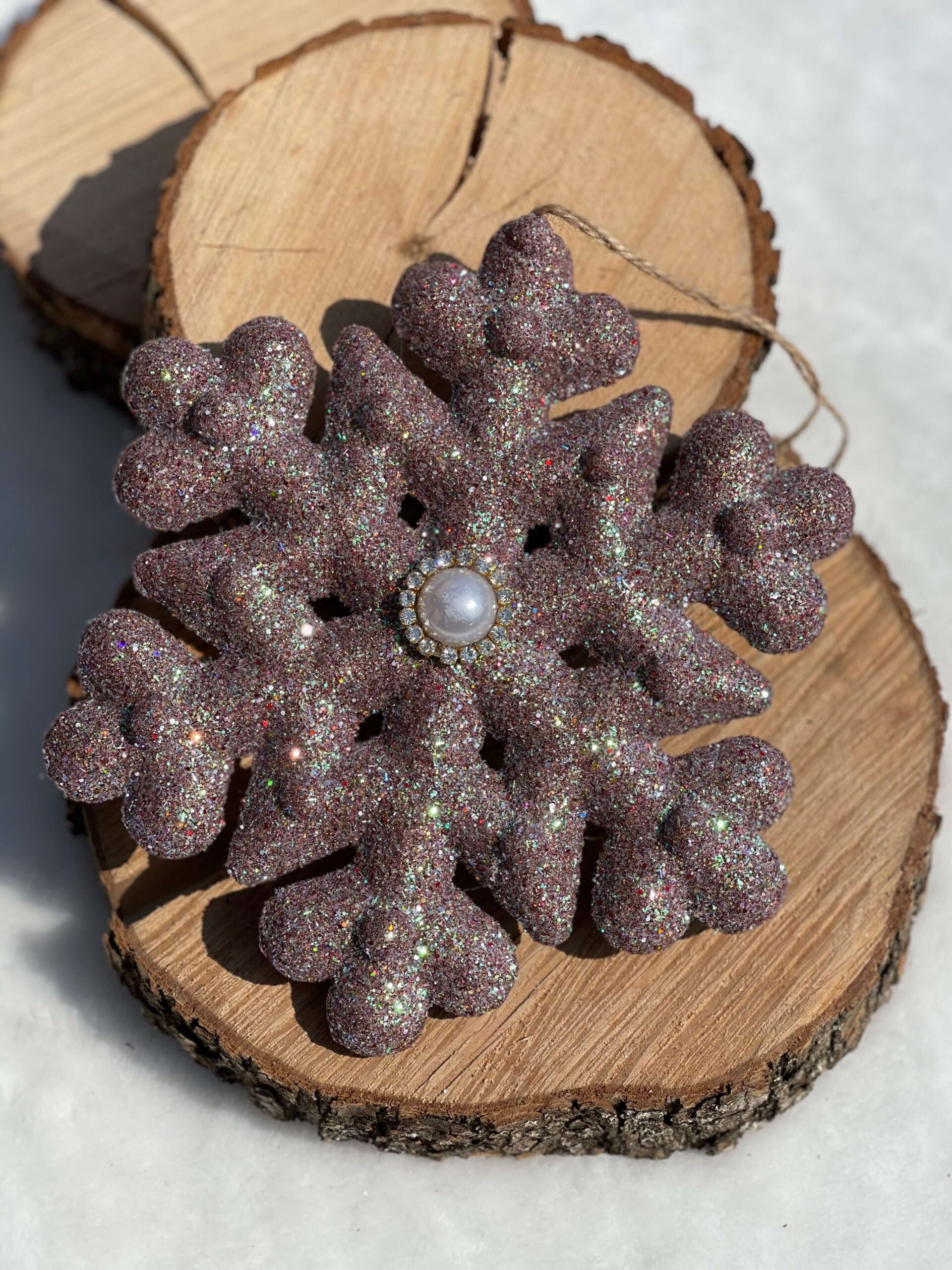 

Елочная игрушка Lily Decor Снежинка с брошью, 20см 6.19.9