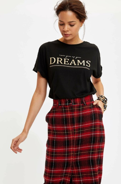 

Футболка Defacto Never give up your dreams L Черная (DeF Woman -3008-3)