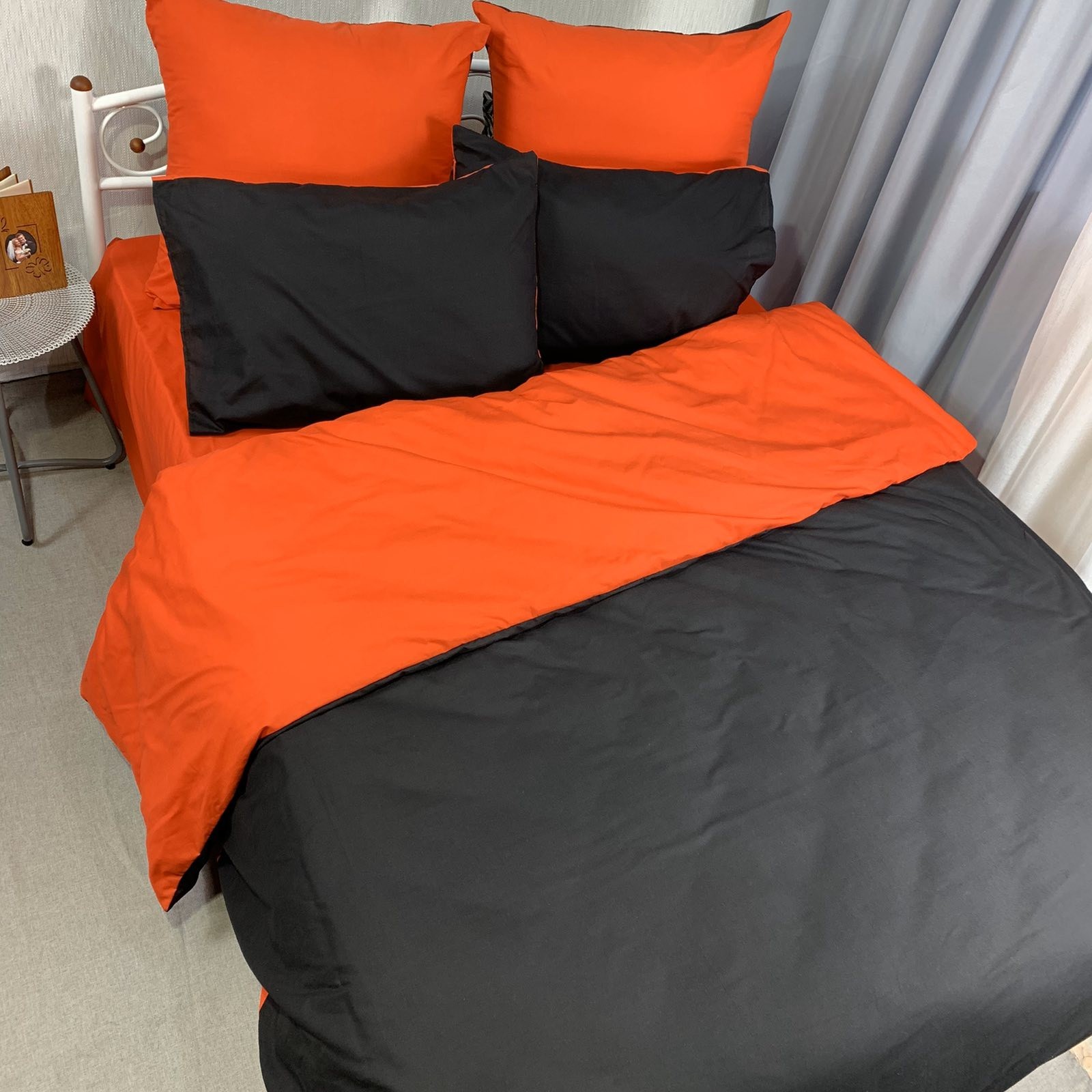 

Комплект постельного белья однотонный черно-морковный Поплин Двуспальный 180*215