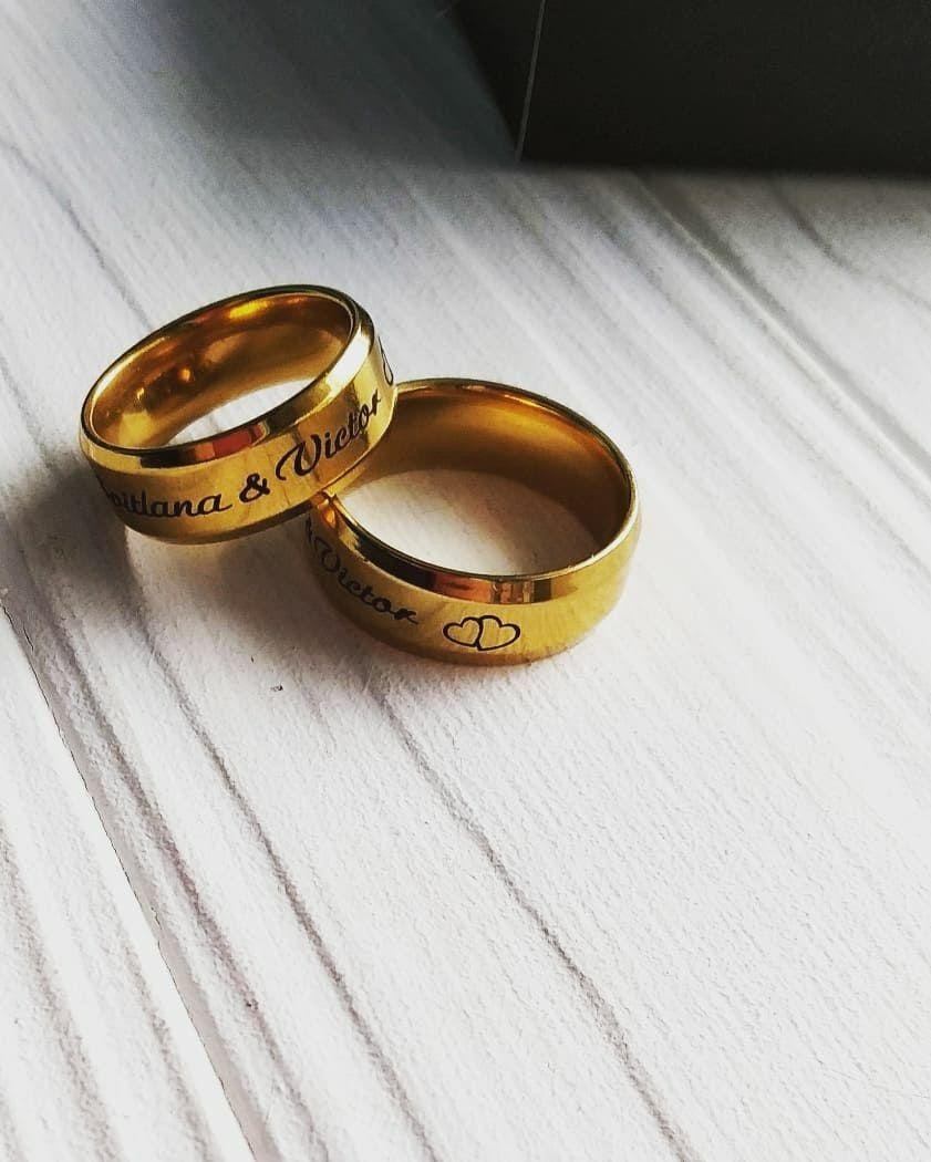 

Парные Кольца Betkhoven из Ювелирной Стали Золото С Индивидуальной Гравировкой Размеры 19 и 23 ПОДАРОК РОДИТЕЛЯМ