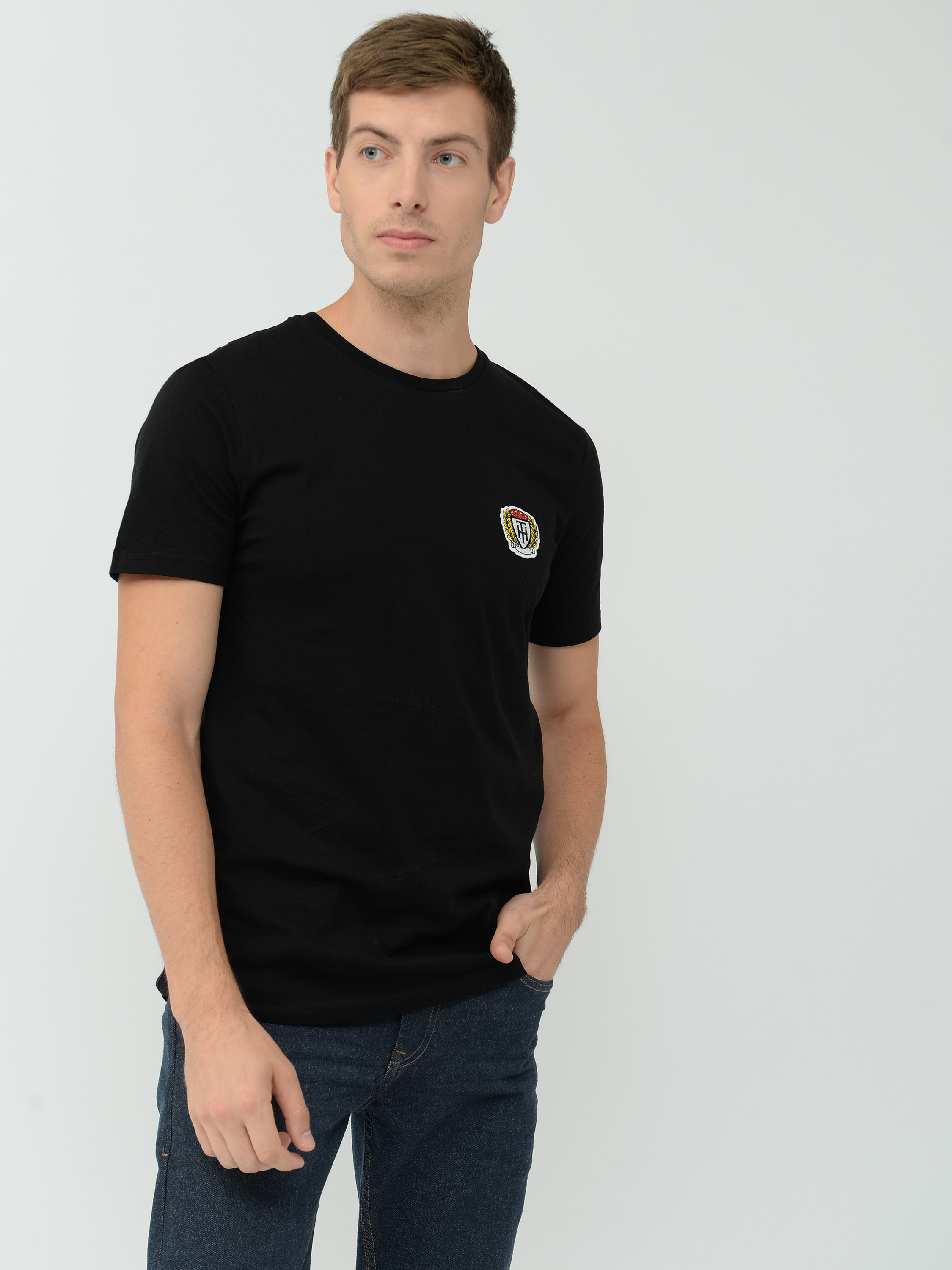 

Футболка Tommy Hilfiger 10024.1 L (48) Черная
