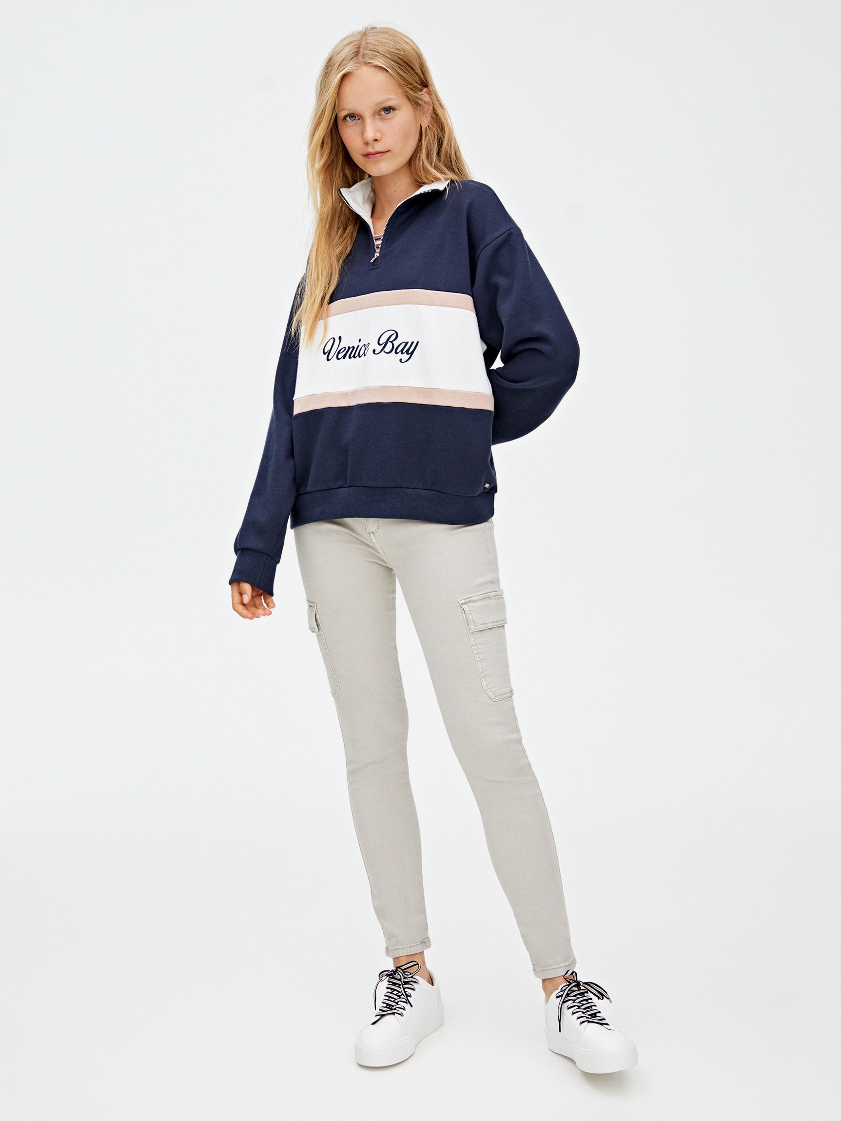 

Толстовка Pull & Bear 09596364422 S Принт