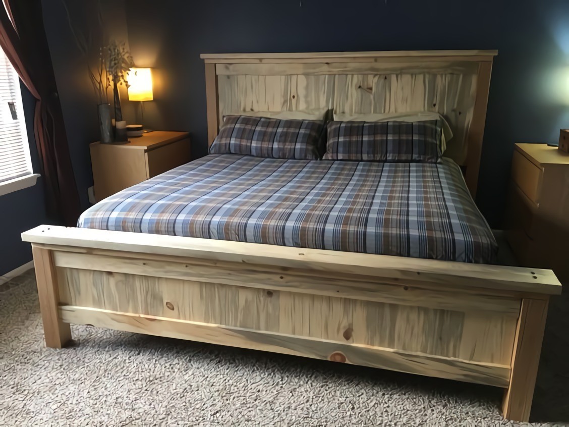 самодельная деревянная кровать с ящиками