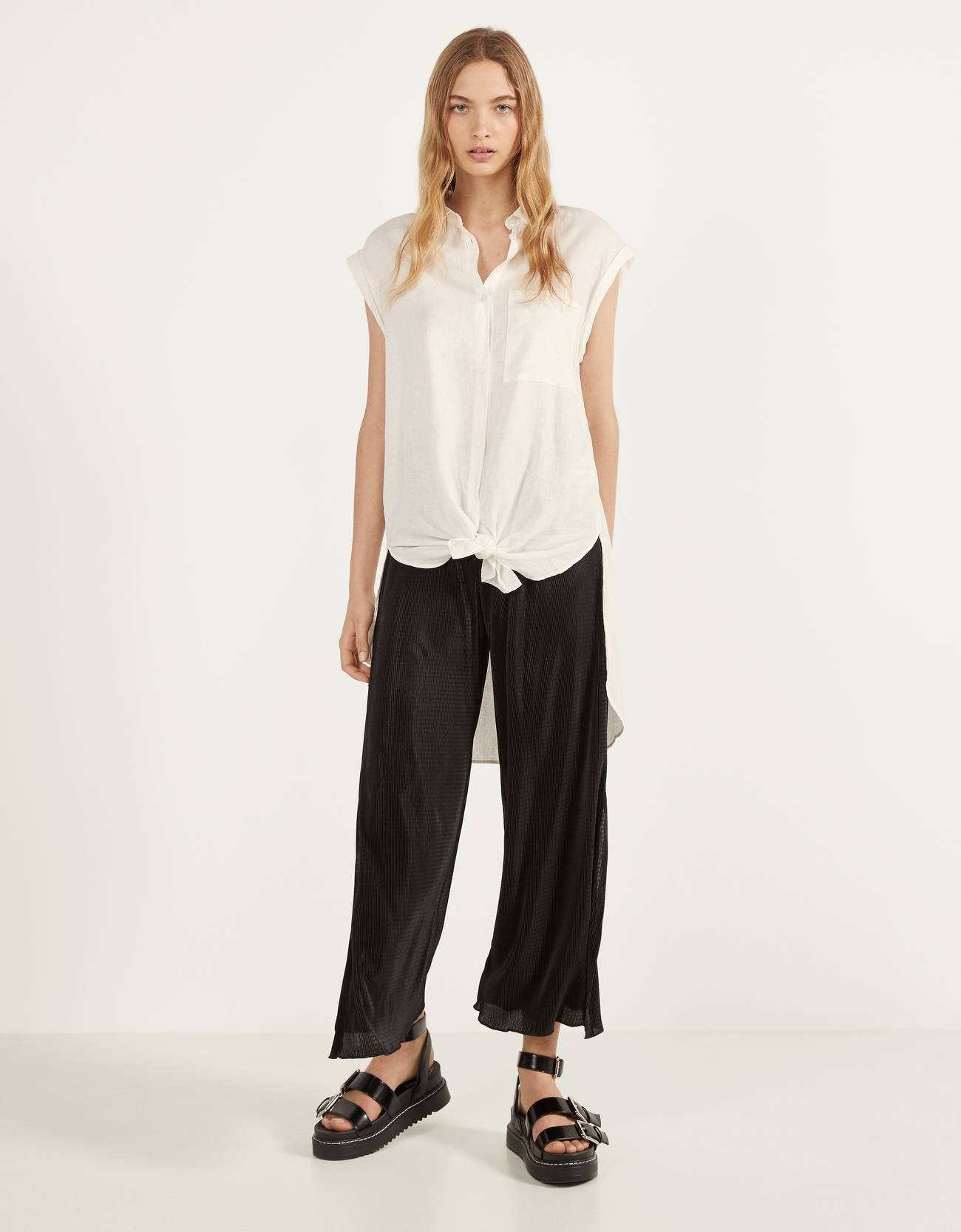 

Рубашка Bershka М белый 4820227781015