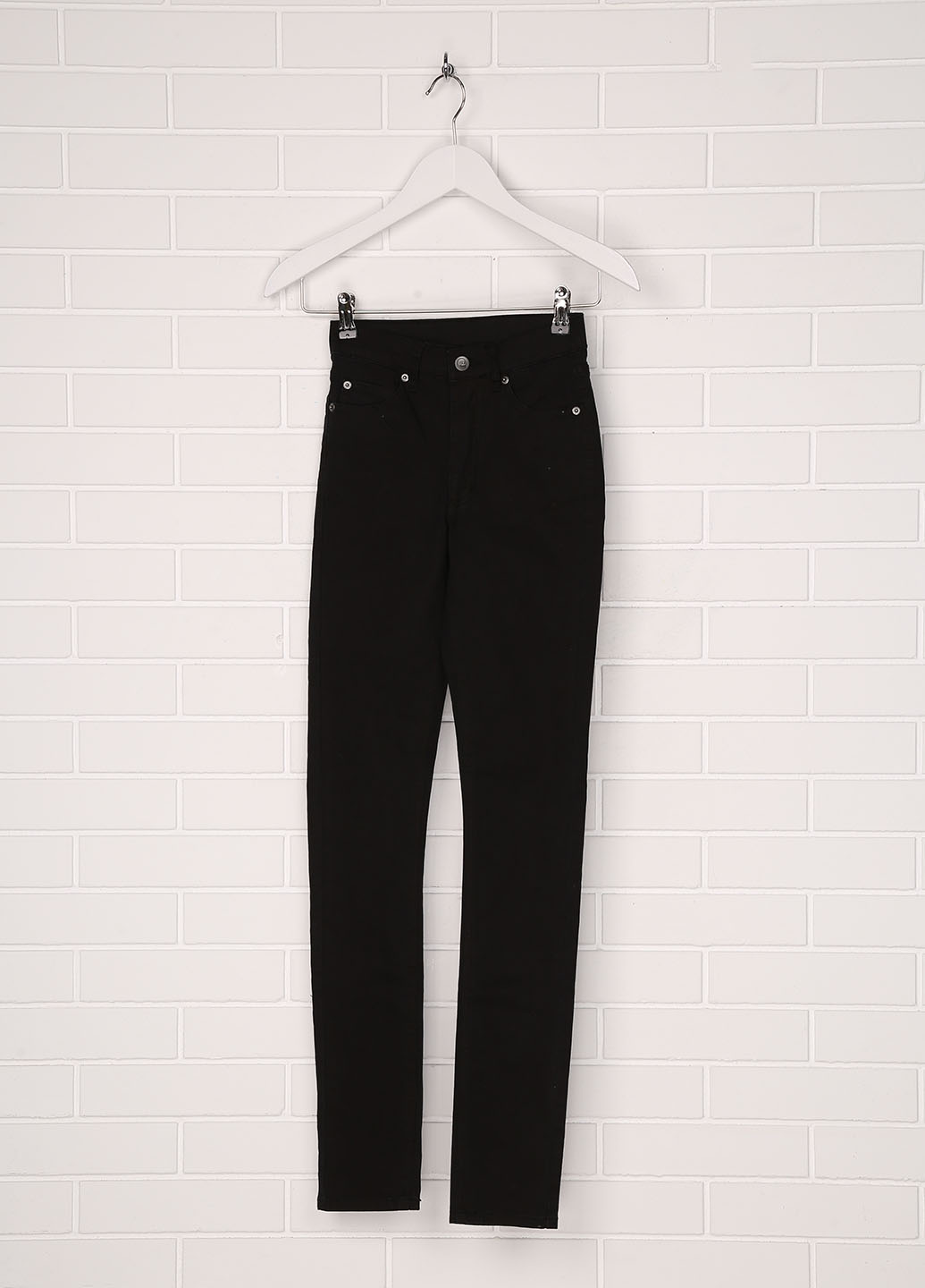 

Джинсы Cheap Monday 28/34 Черный 0100986_череп на пуговице_01