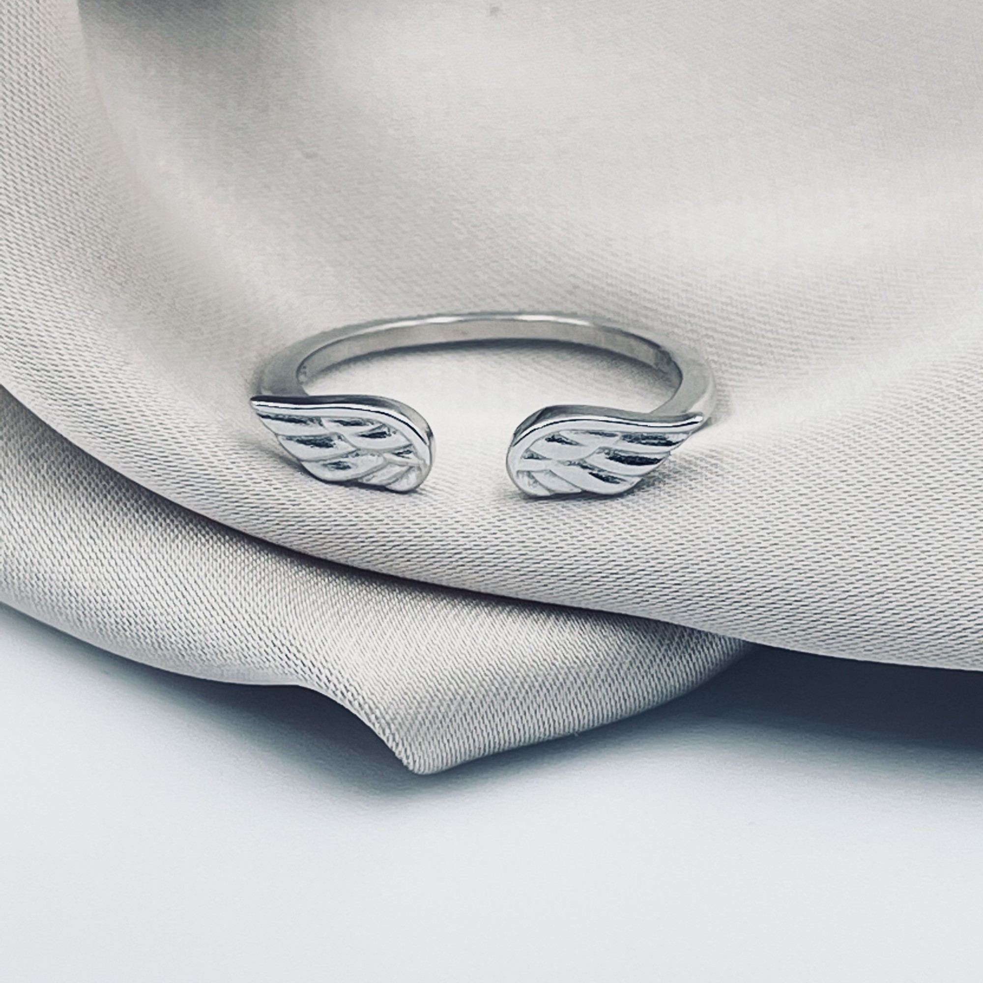 

Срібна каблучка Angel Top Silver 1.53 г 00006 розмір 17.5
