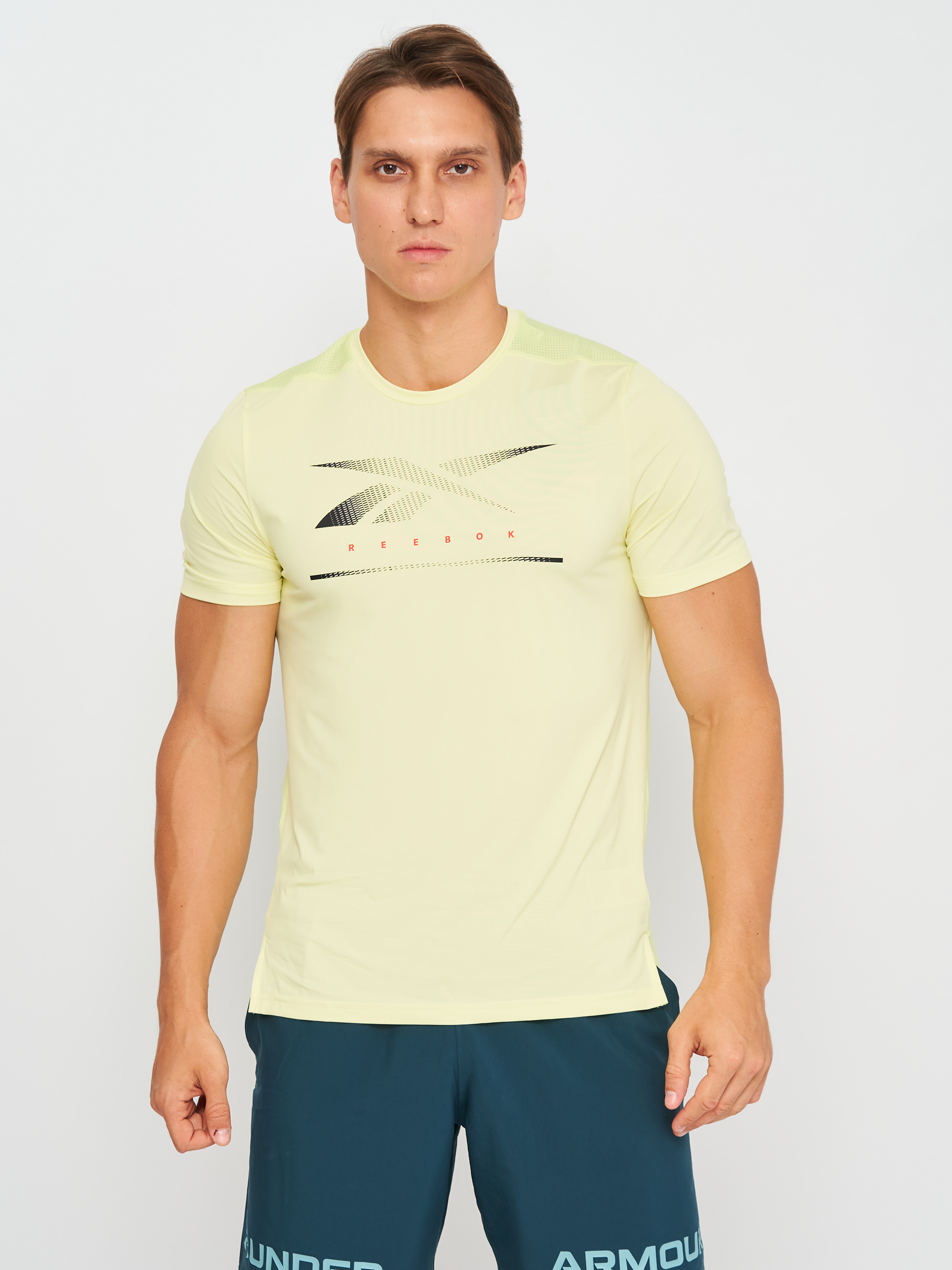 

Футболка Reebok Ts Ac Move Tee Q2 GJ6372 M Energy Glow