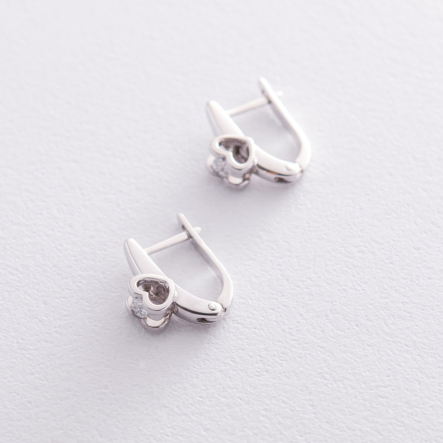 

Золотые серьги "Сердце" (куб. циркон Swarovski) с06200 Оникс