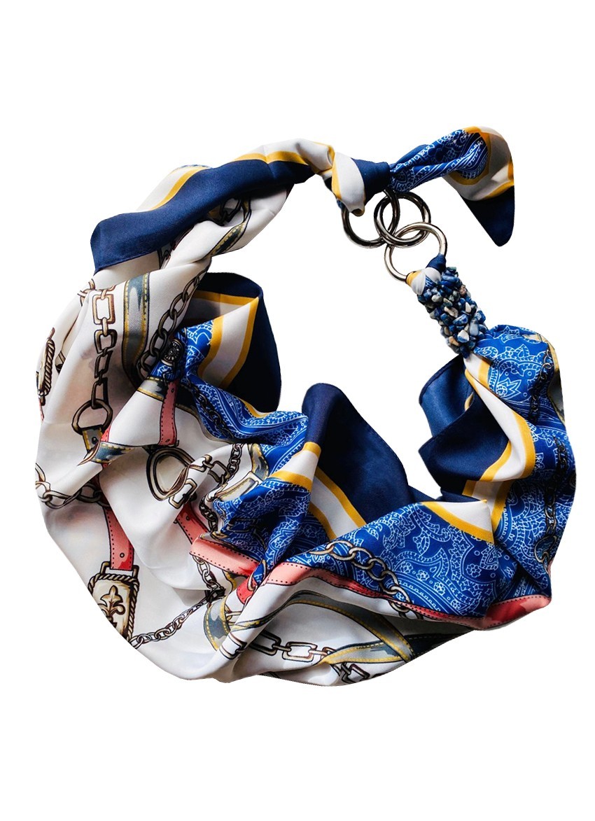 

Платок MyScarf атласный белый синий с принтом и камнями