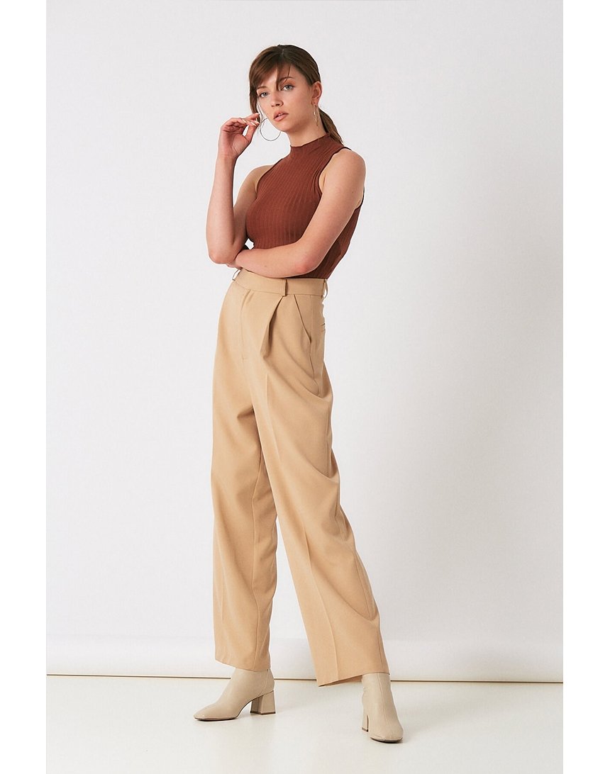 

Брюки Robin с асимметричной складкой 40 (L) цвета карамели (D83445 camel)