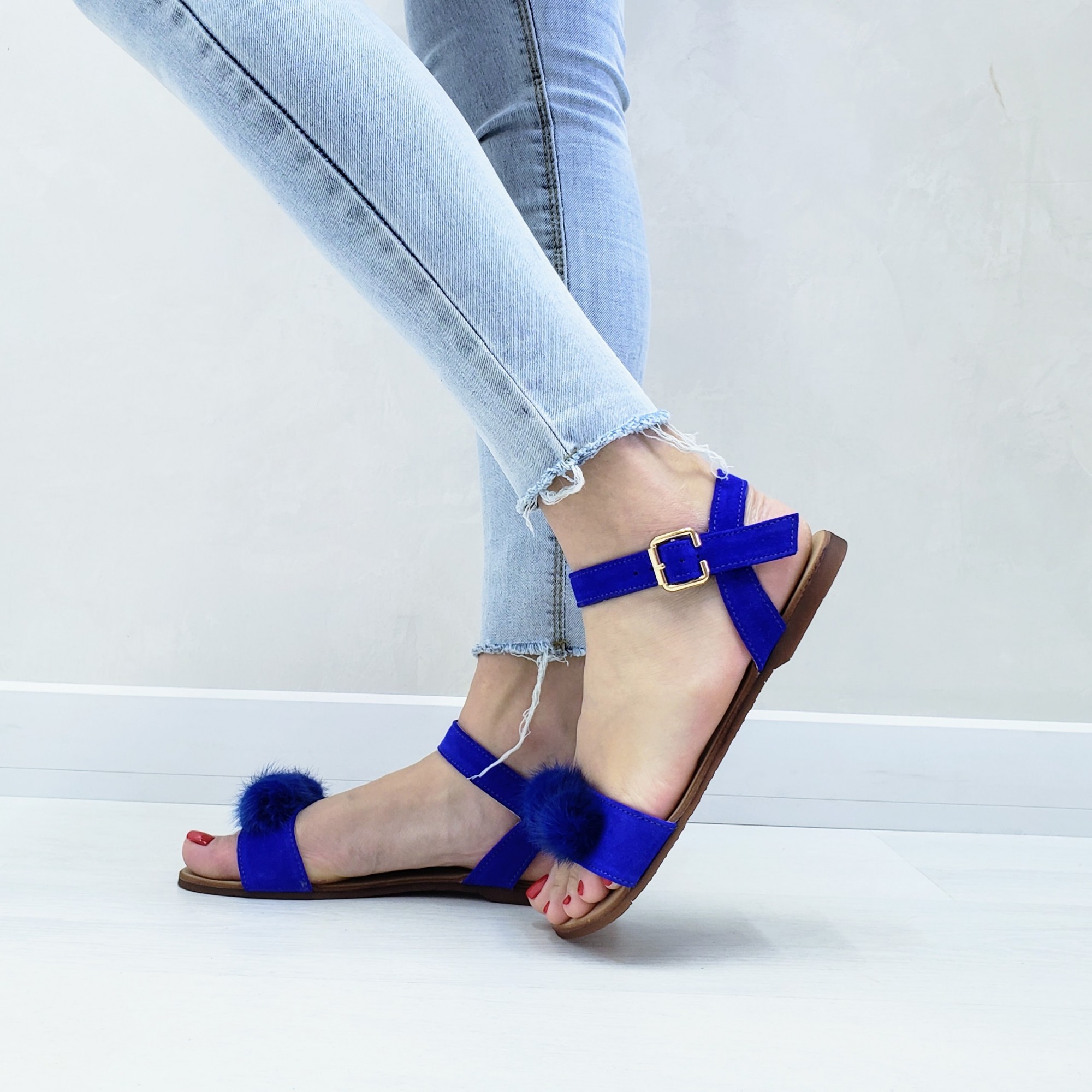 

Замшевые сандалии PADUCHINI VISONE 42 27,5 см. цвета Электрик с мехом норки