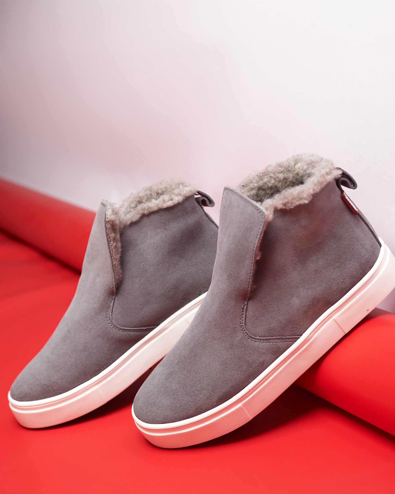 

Замшевые ботинки PADUCHINI ANKLE SLIP 34 22 см. Серые на белой подошве