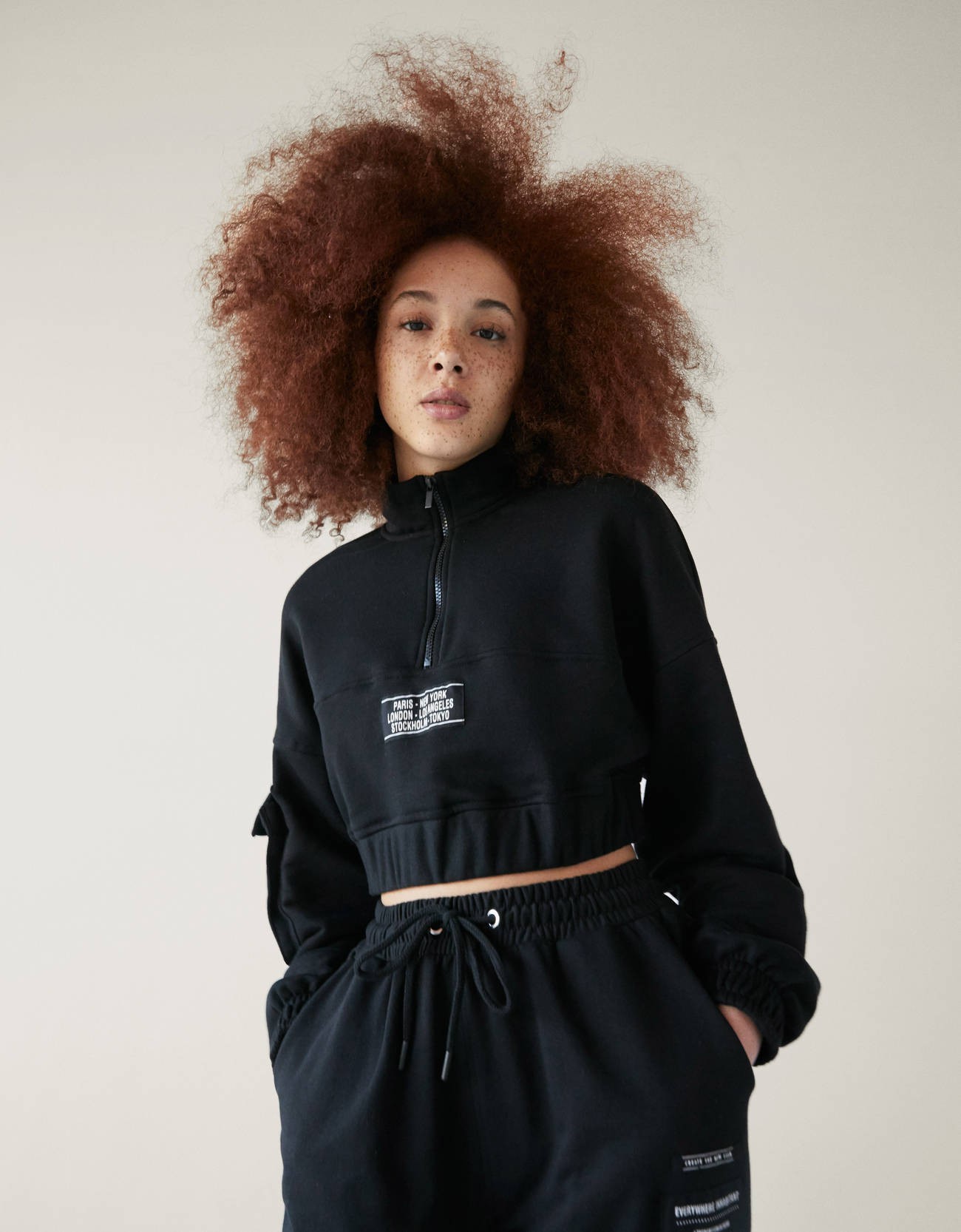 

Реглан Bershka S черный 4820227781045