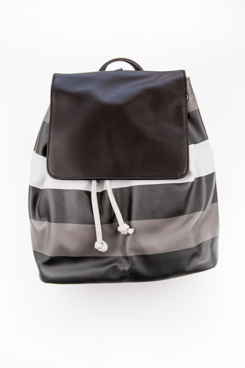 

Рюкзак United Colors of Benetton 35*31см черный 8032845298191