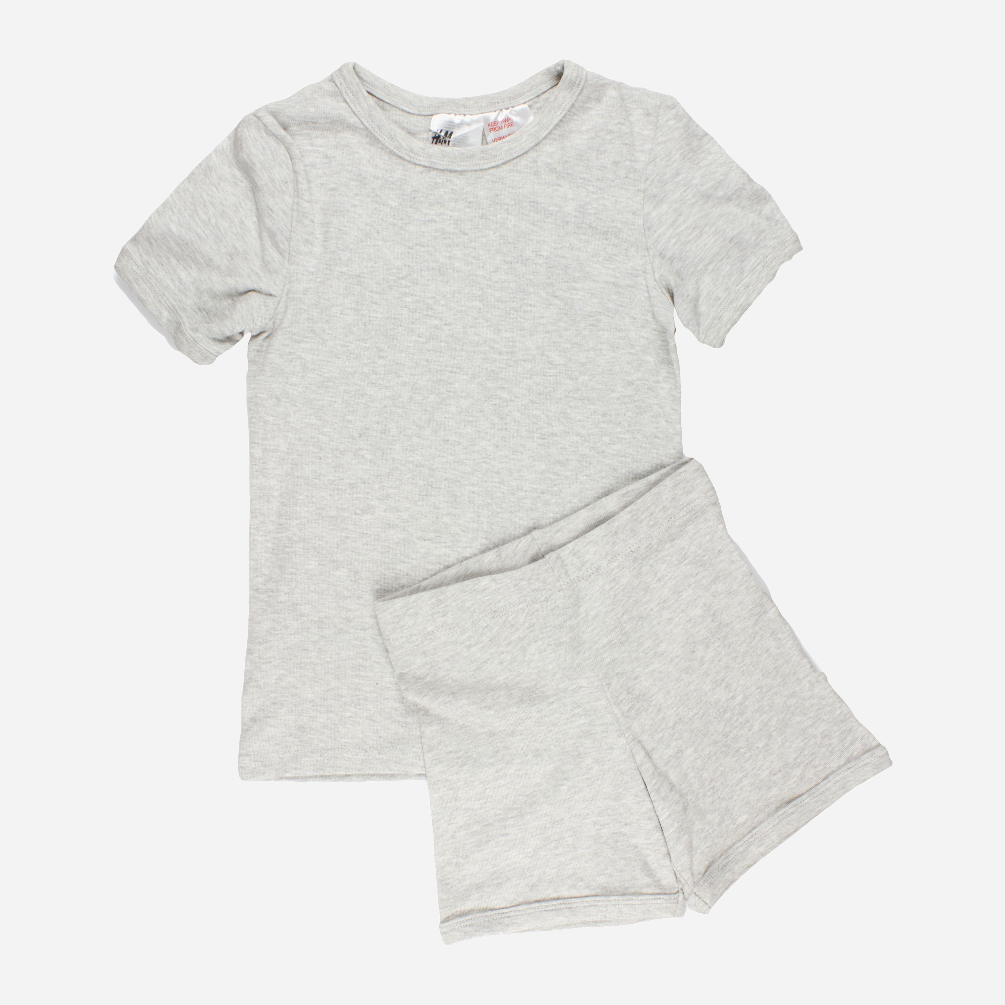 

Пижама (футболка + шорты) H&M 0735089 110-116 см Серая (EZH2000000082073)