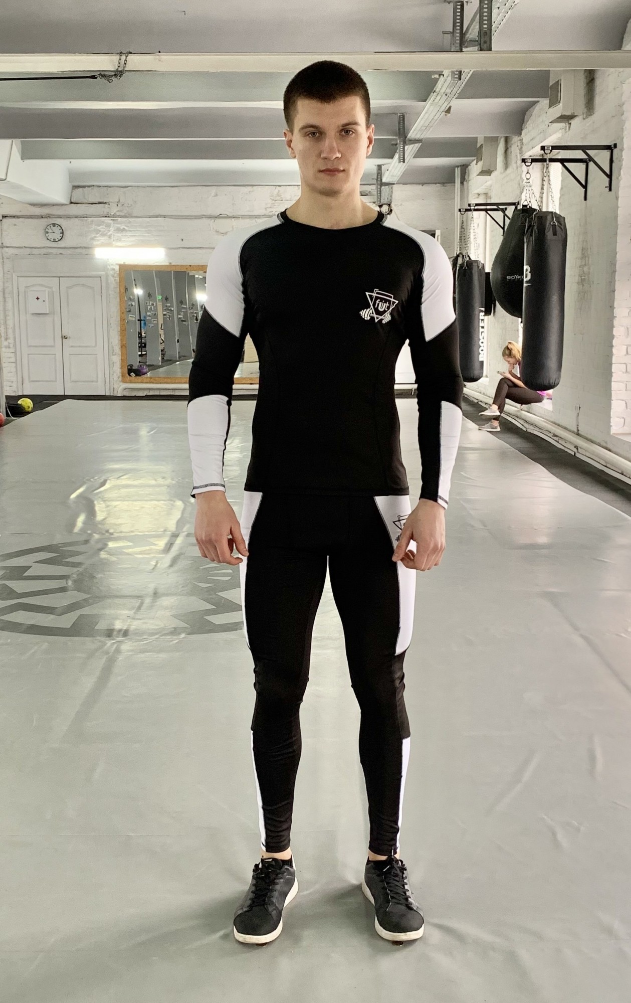 

Мужской спортивный комплект(Рашгард+тайтсы) fitU Force white 2.0  Черно-белый, Мужской спортивный комплект(Рашгард+тайтсы) fitU Force white 2.0 XL Черно-белый