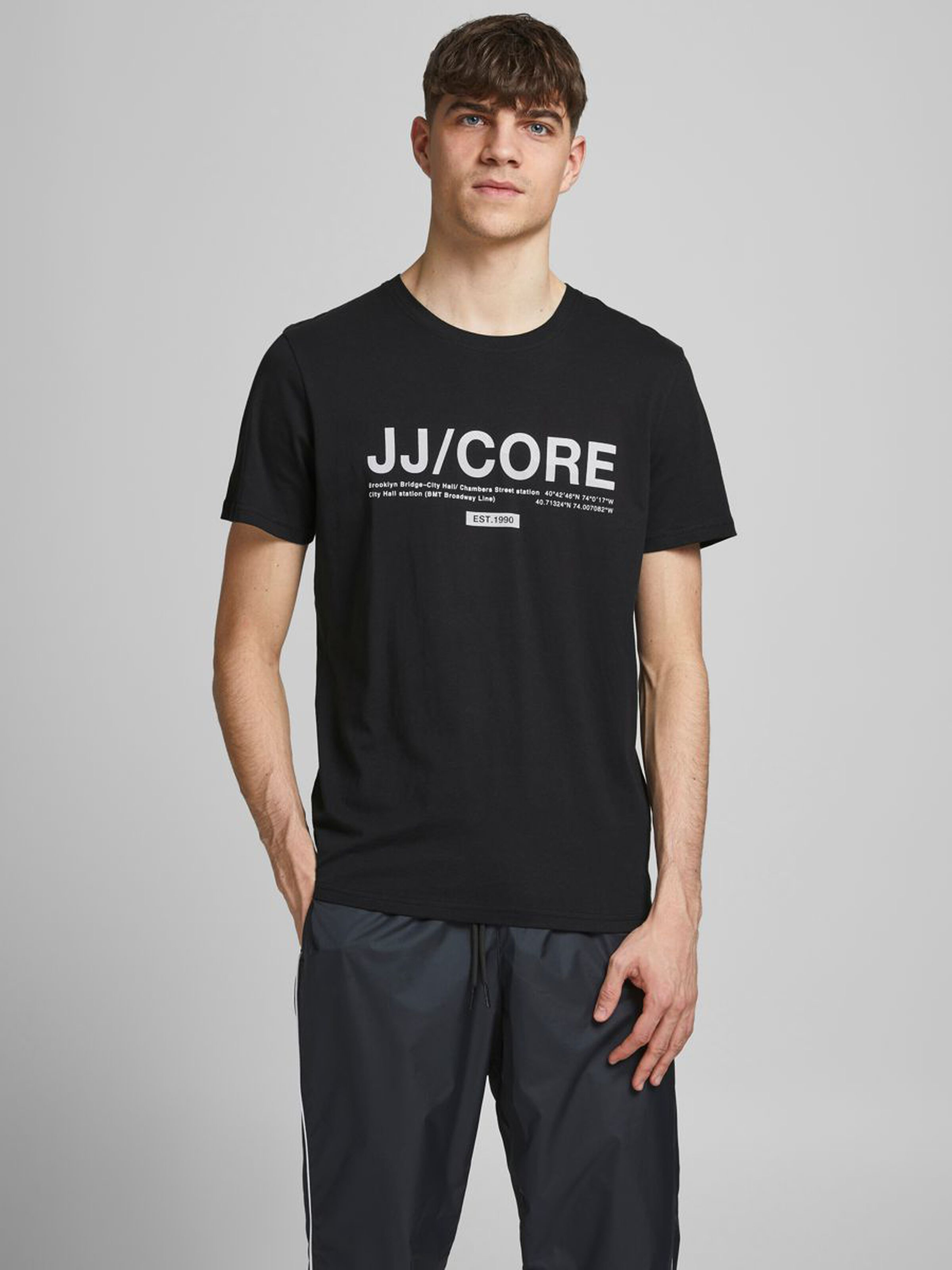 

Футболка Jack & Jones 12188068-3 L