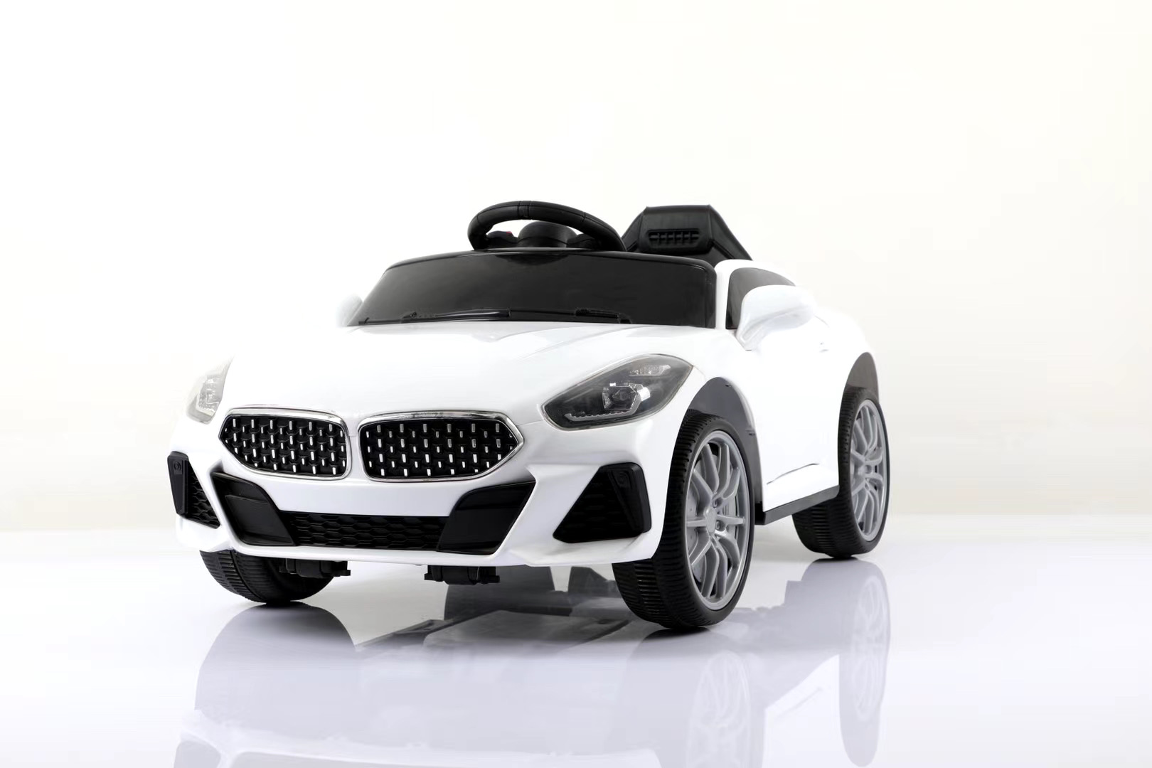 

Электромобиль Car4Kids T-7661 Белый на радиоуправлении Bluetooth с EVA колесами и МР3 + 1 мотор на 18 Вт