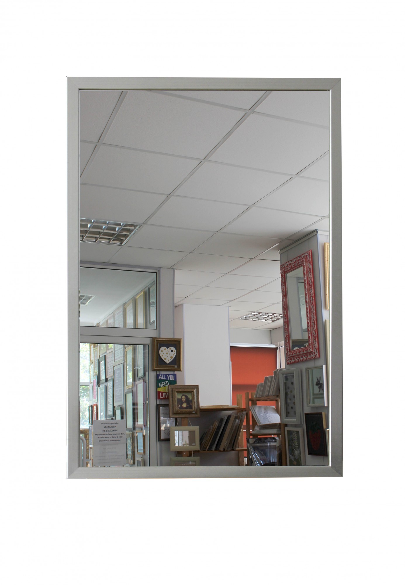 

Зеркало в деревянной раме габаритным размером 650х950мм Frames Posters Décor