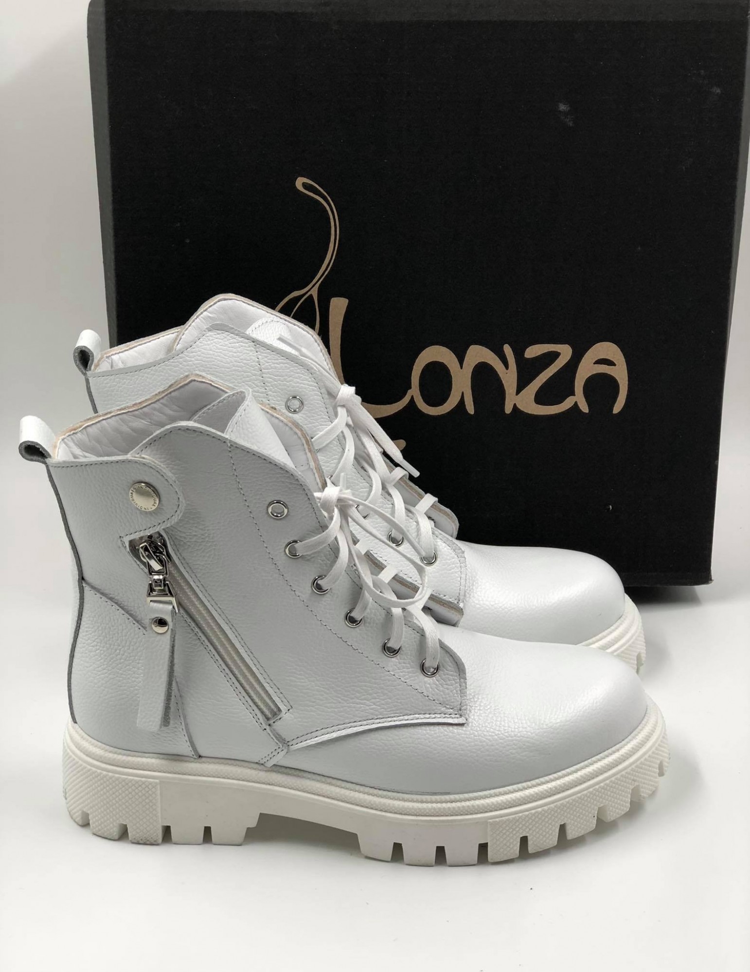 

Женские ботинки Lonza 361-3393 кожа 40 р. 26 см. белые