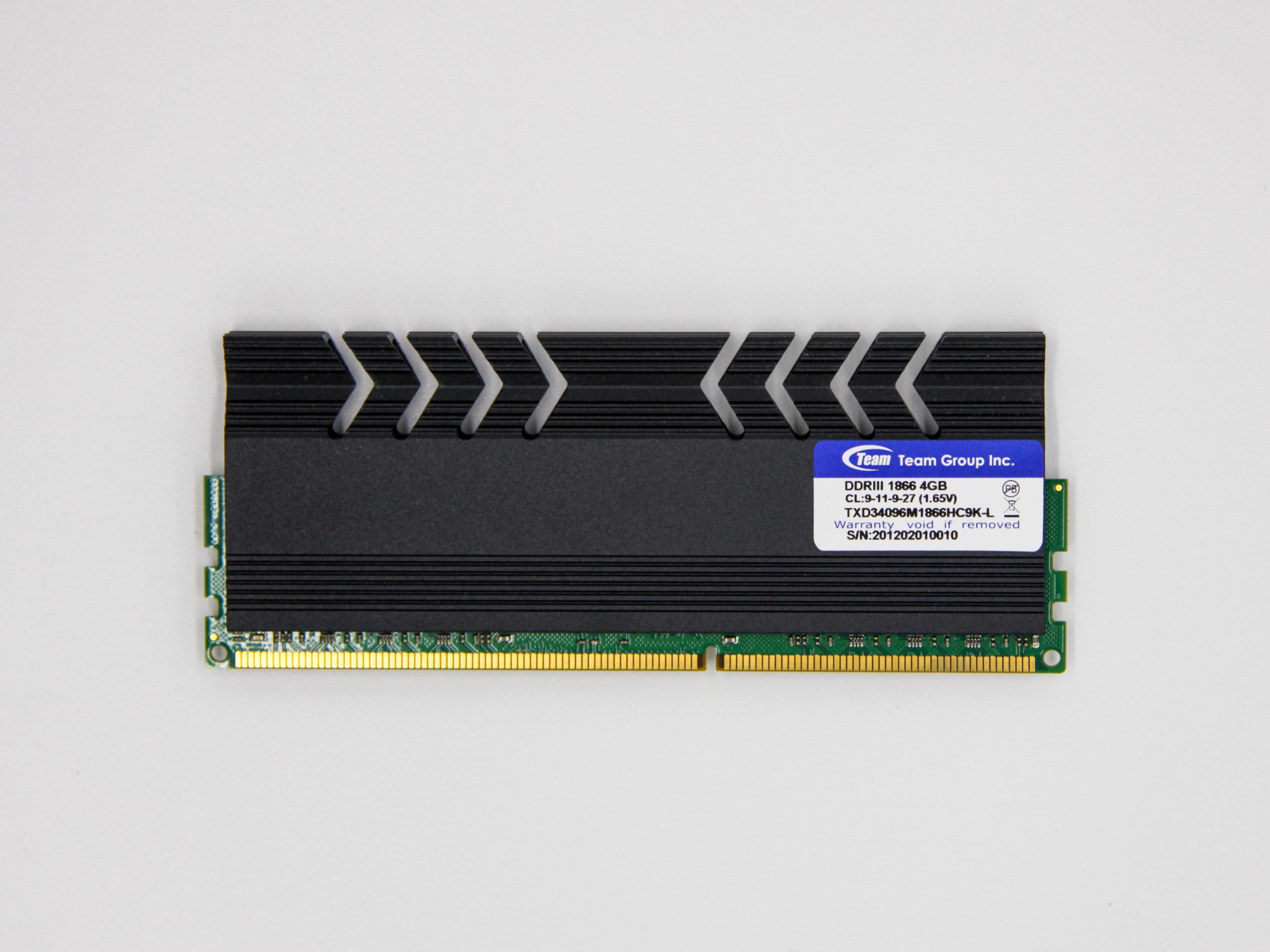 

Оперативная память Team DIMM 4Gb DDR3-1866MHz PC3-14900 CL9 (TXD34096M1866HC9K-L) Refurbished