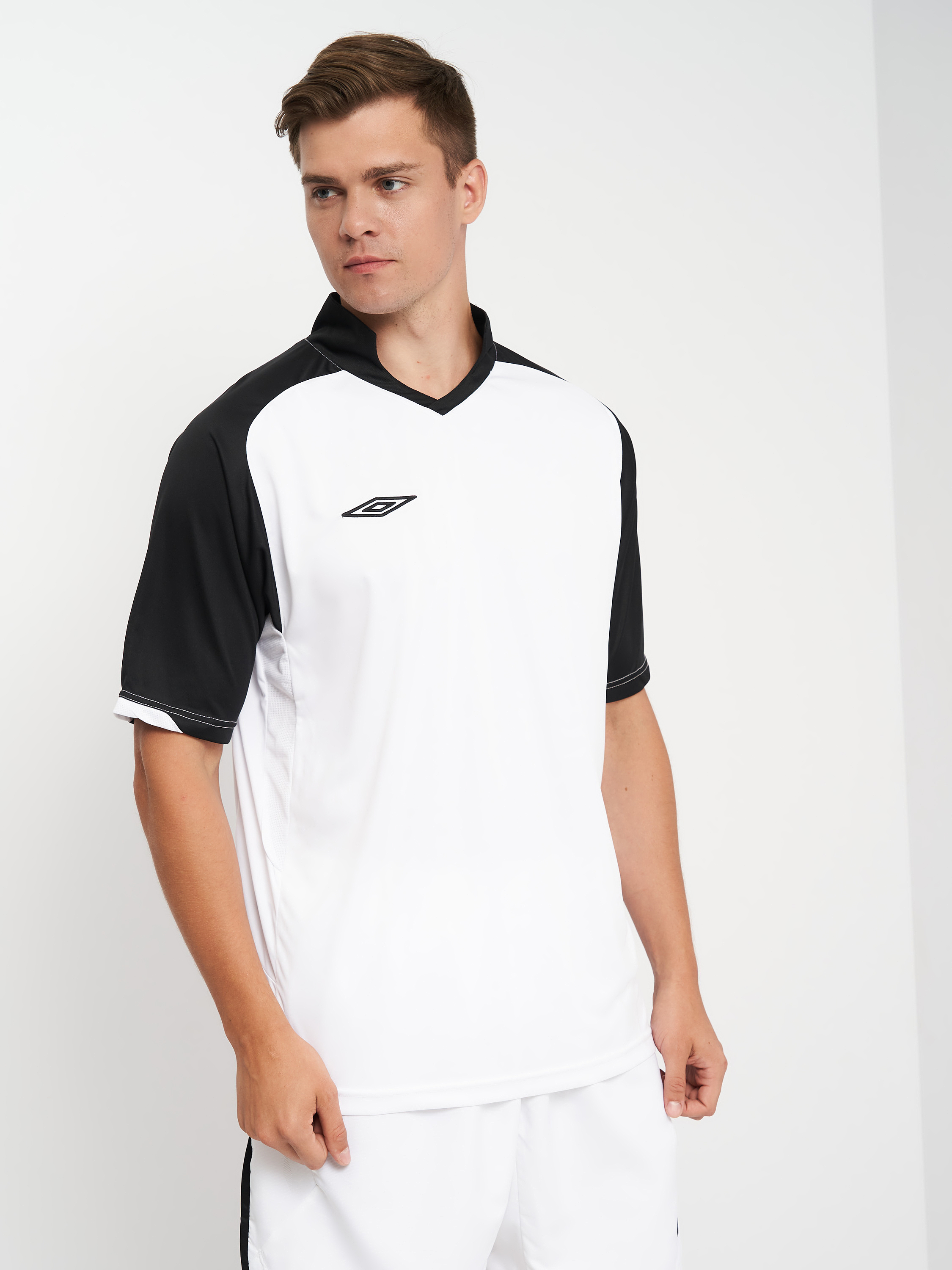 

Футболка Umbro Legion Jersey S/S 6974225VN  Белая, Футболка Umbro Legion Jersey S/S 6974225VN XL Белая