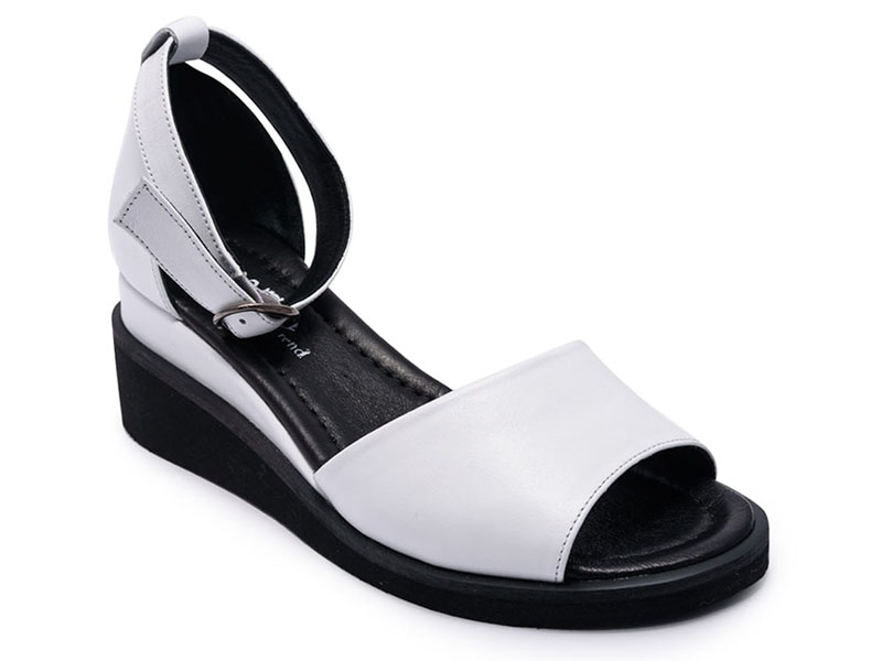

Босоножки TRIO TREND 1072-02 39 Белые