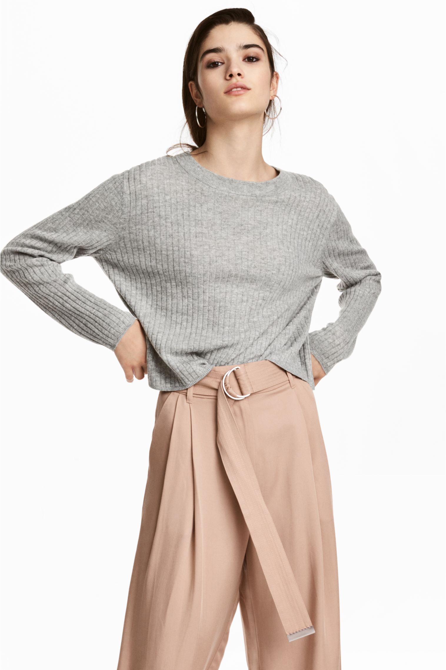 

Джемпер H&M L светло серый 15065392426
