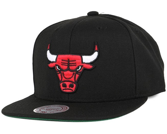 

Кепка снепбек бейсболка Chicago Bulls Mitchell & Ness Черная