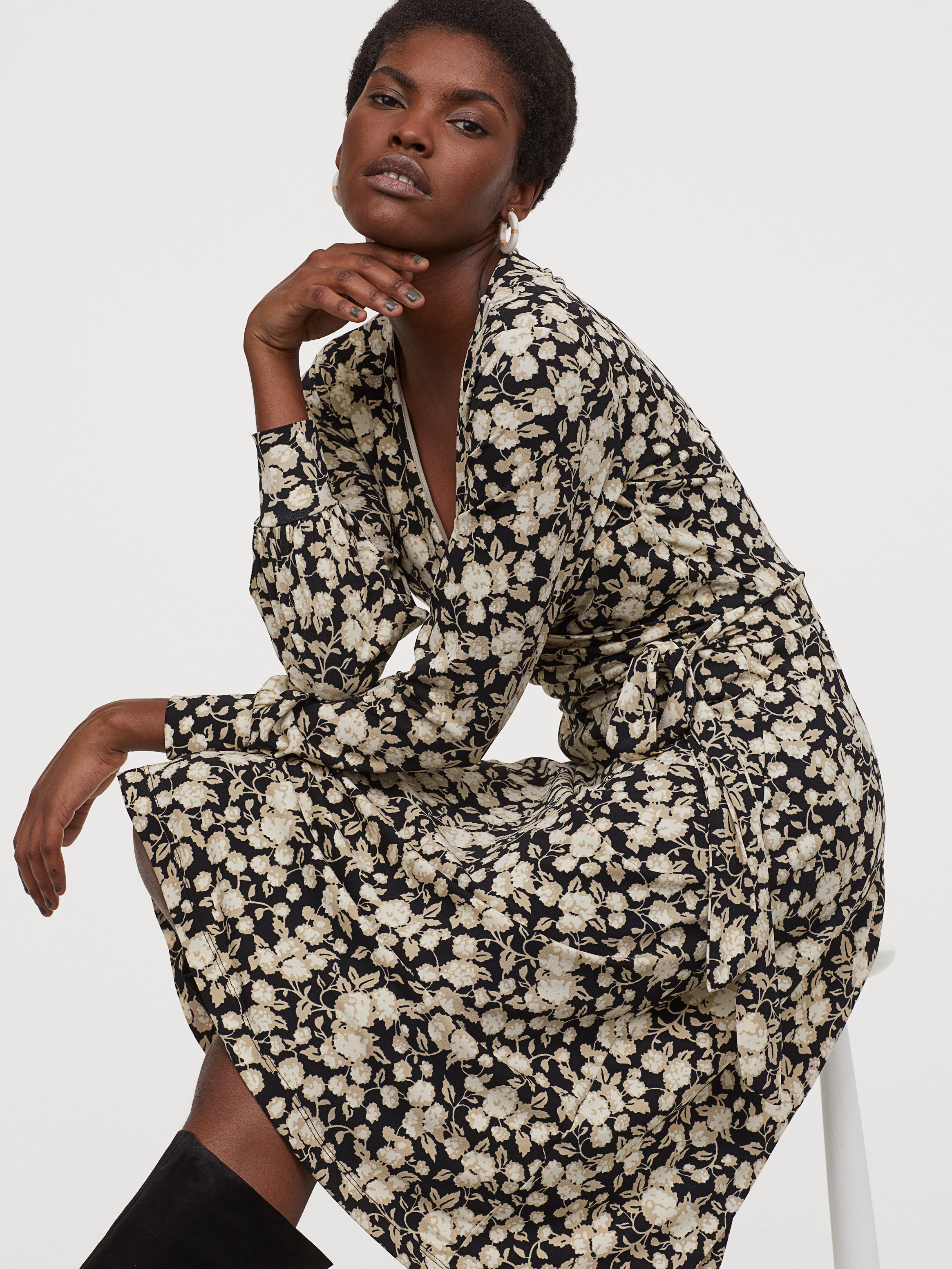 

Платье H&M 07-0665481-013 M Черное (СА2000001852262)