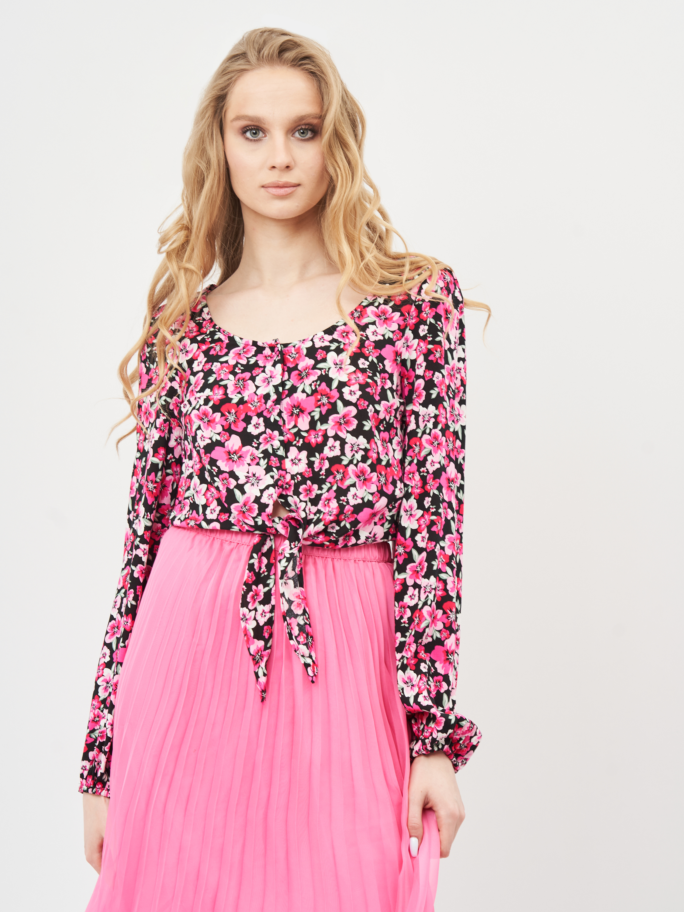 

Блузка H&M 103-8777031 34 Черная с розовым