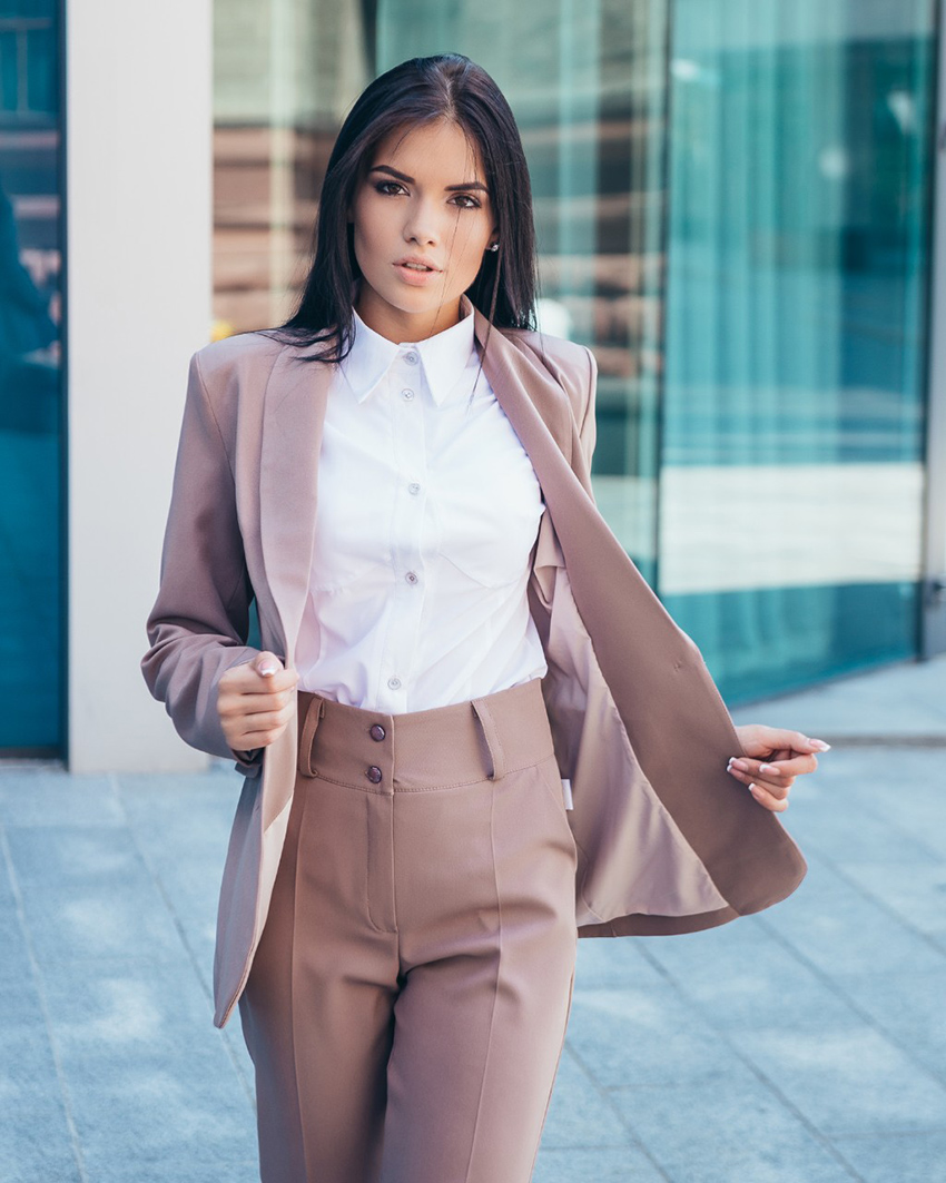 

Fashions • Костюм брючный Лайза Fashions  капучино (4003, Fashions • Костюм брючный Лайза Fashions M капучино (4003)