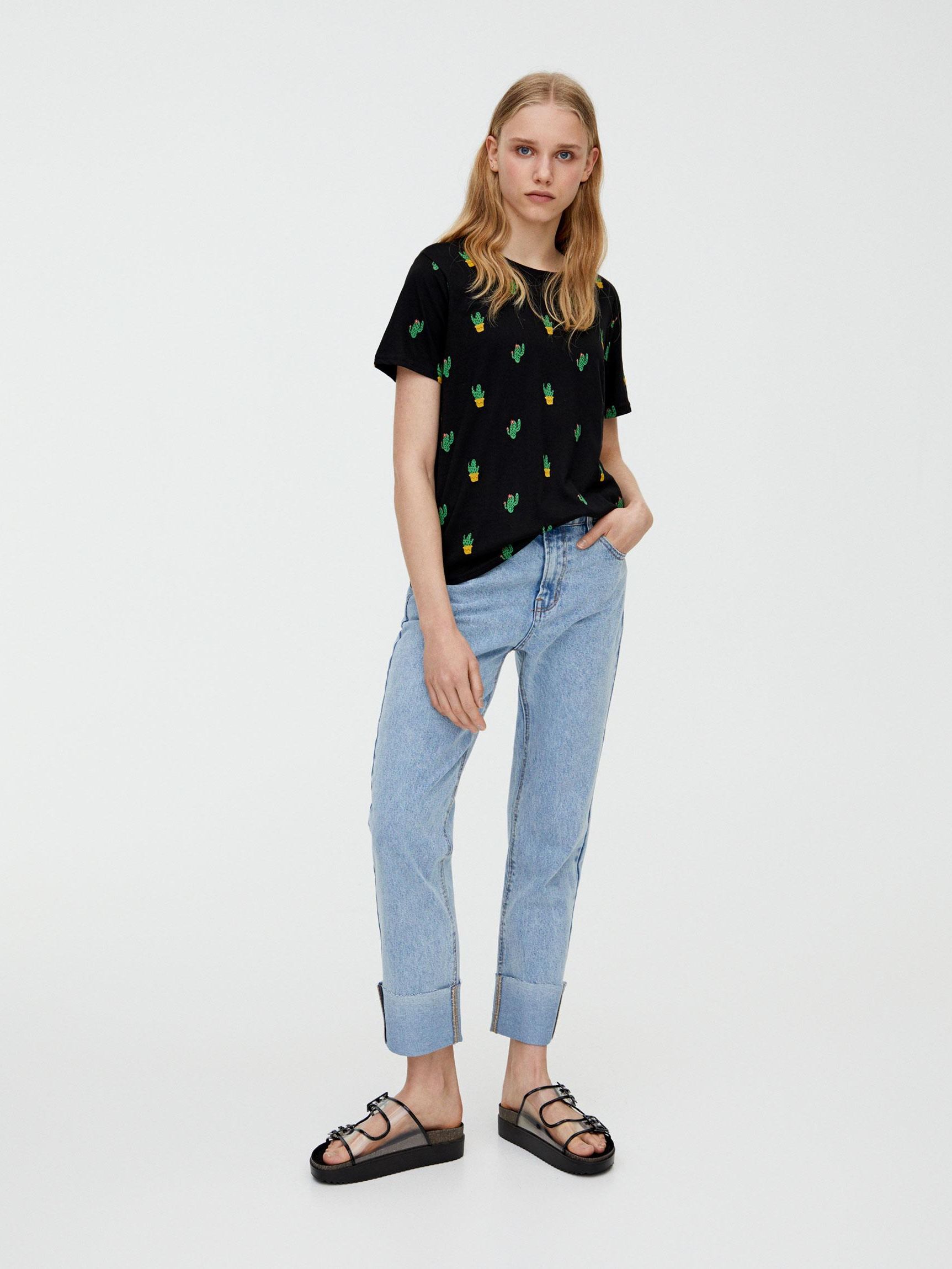 

Футболка Pull & Bear 5247/300/800-ADMZ S Черная