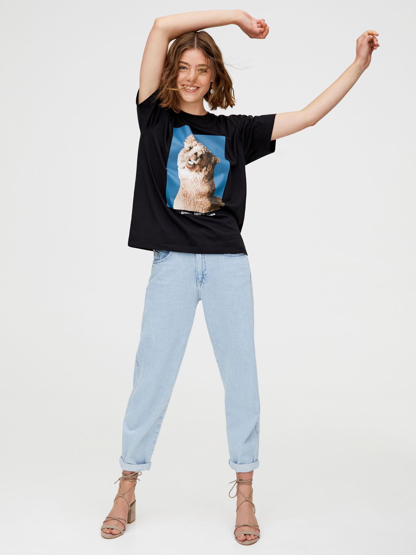 

Футболка Pull & Bear 9242/355/800-AAPU XS Черная