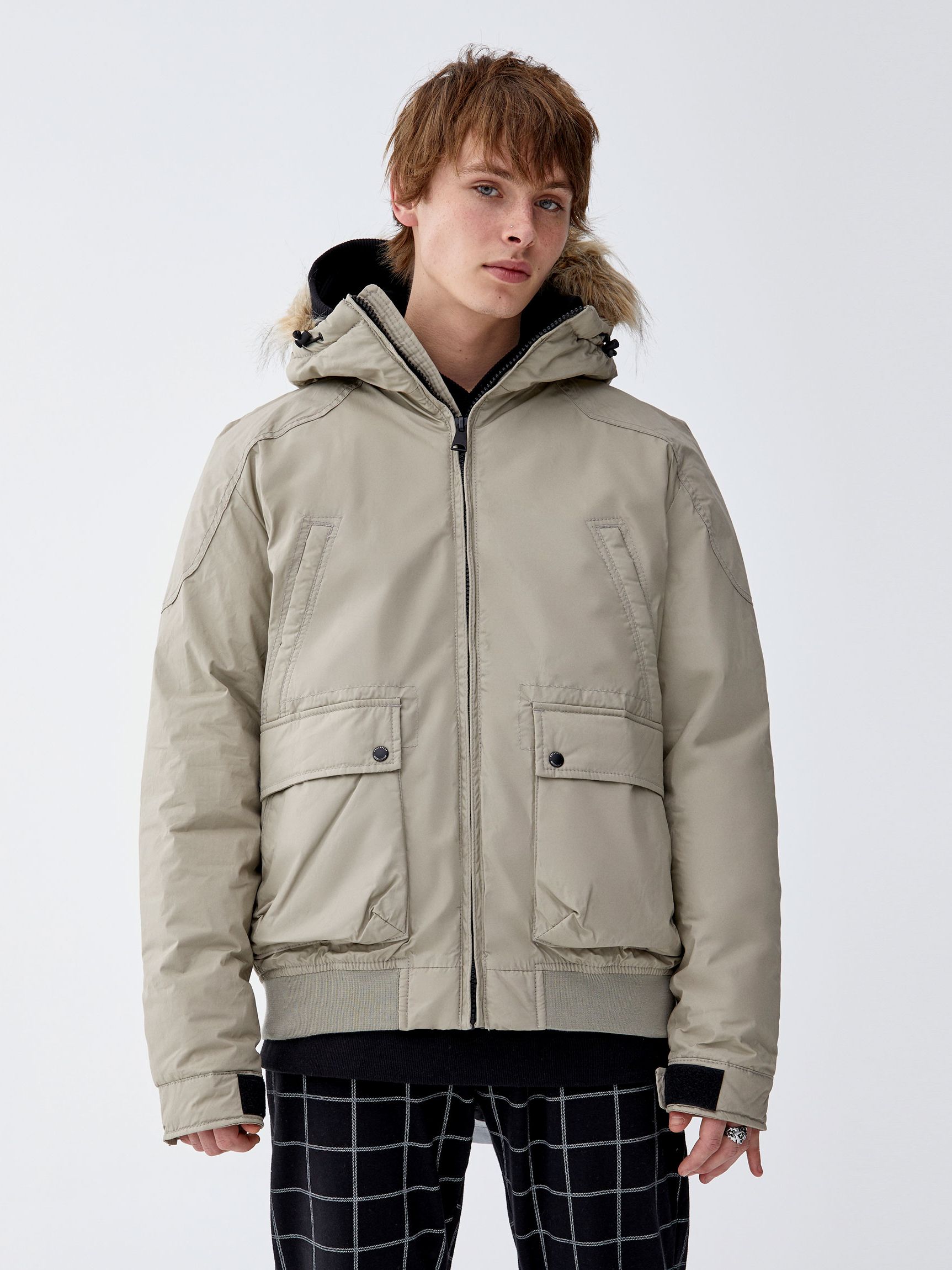 

Куртка Pull & Bear 9711/511/707 L Оливково-серая