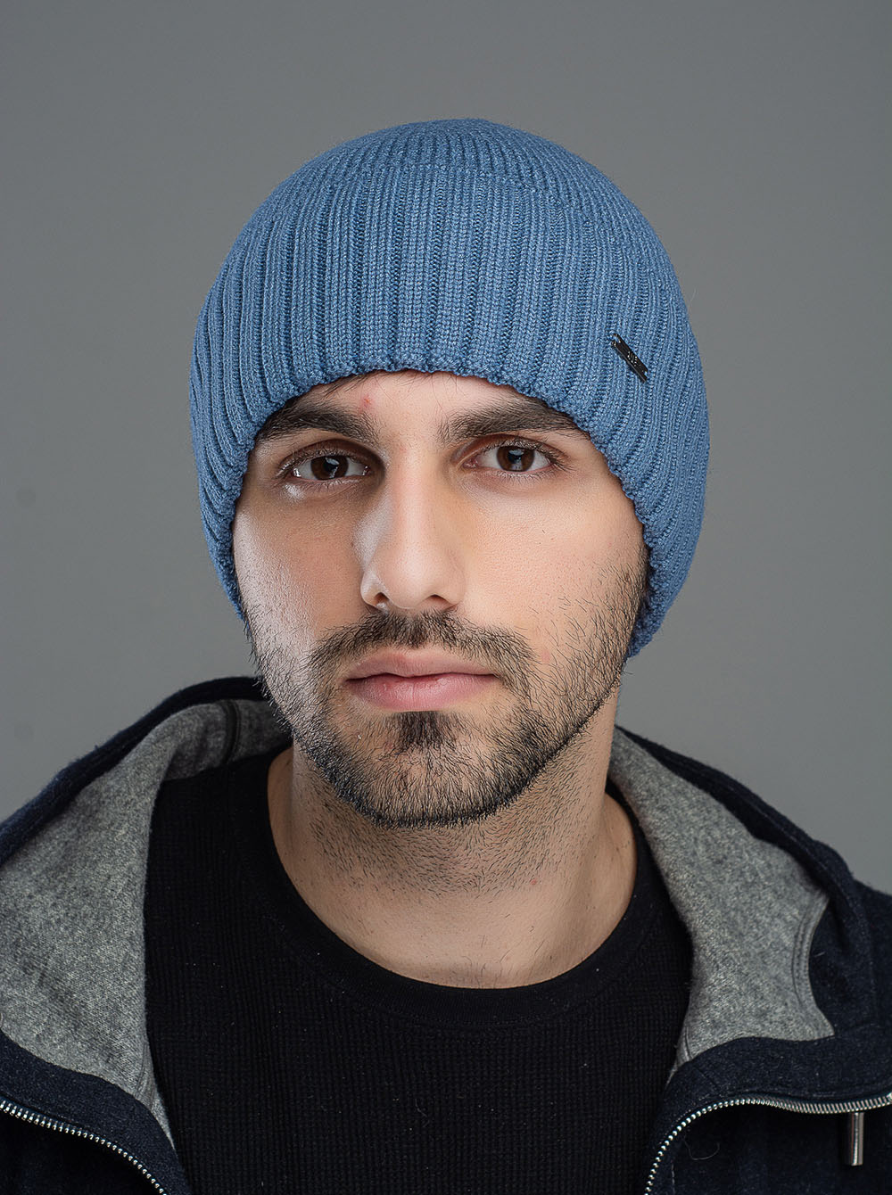 

Мужская шапка с отворотом Макар цвет джинс