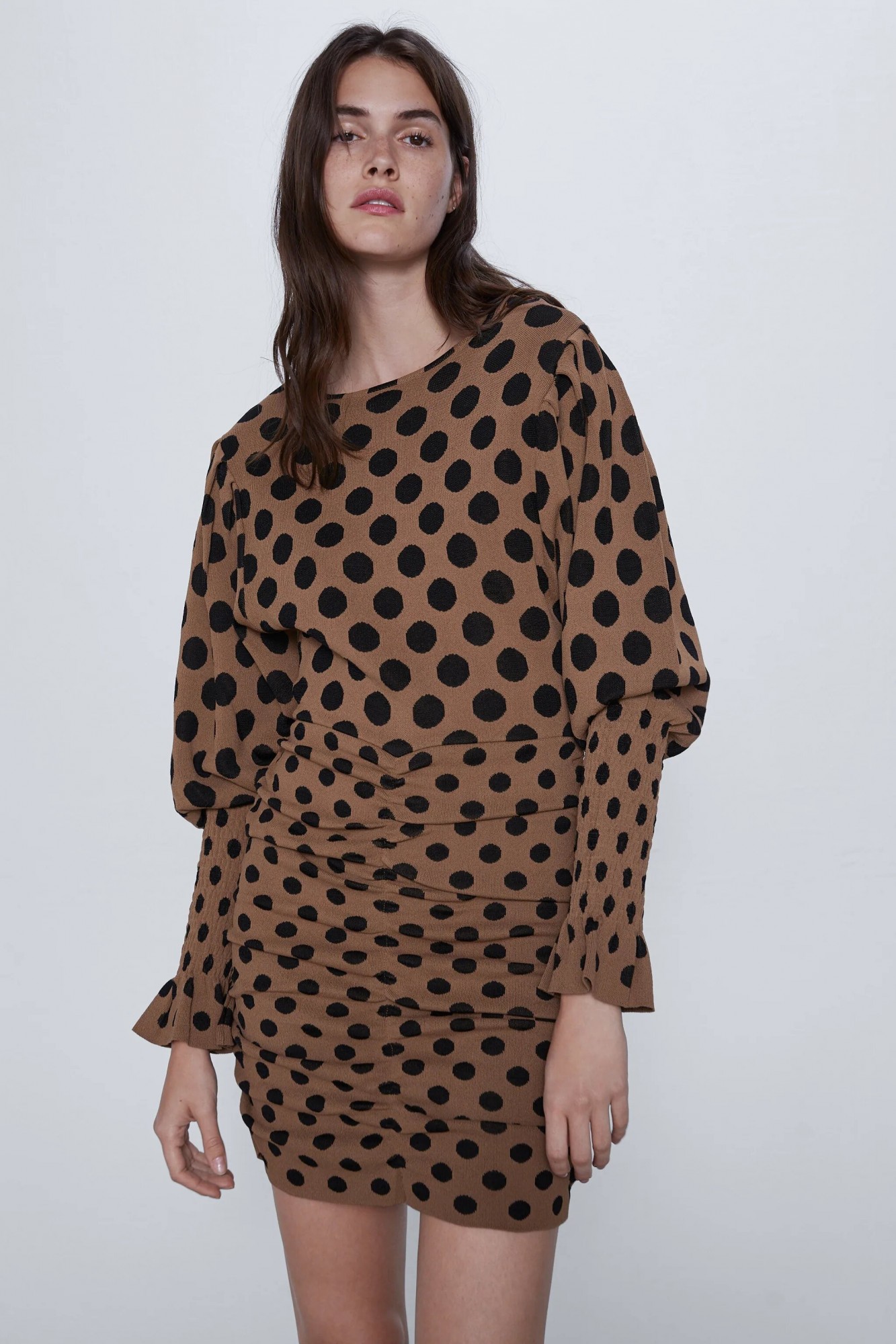

Платье Zara 6873/015/700  коричневое в горох 18-0104, Платье Zara 6873/015/700 S коричневое в горох 18-0104