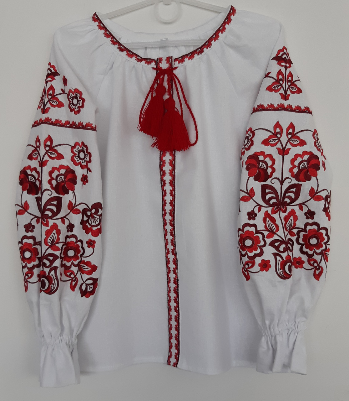 

Вишиванка для дівчинки Olana Квіти льон білий червона вишивка 146