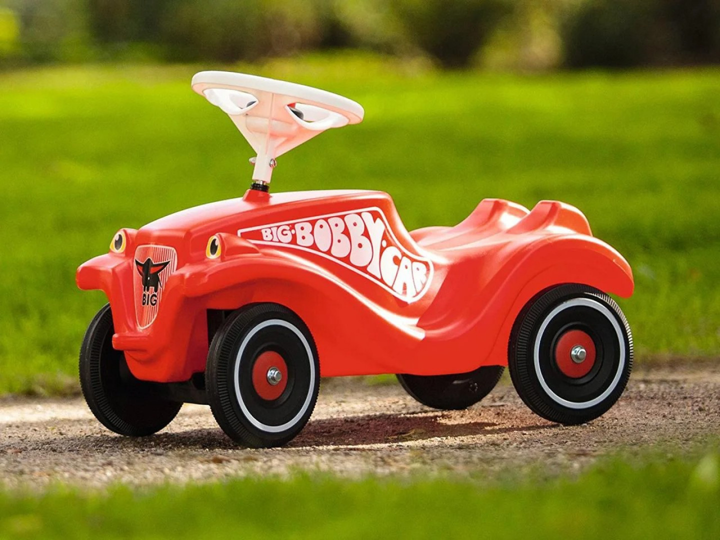 

Толокар чудомобиль детская машинка для катания "Bobby-Car-Classic" с защитными насадками BIG красная