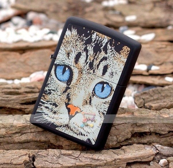 

Зажигалка Zippo 28040 Blue Eyed Cat