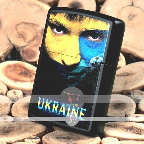 

Зажигалка Zippo 218 US UKRAINE SOCCER FACE