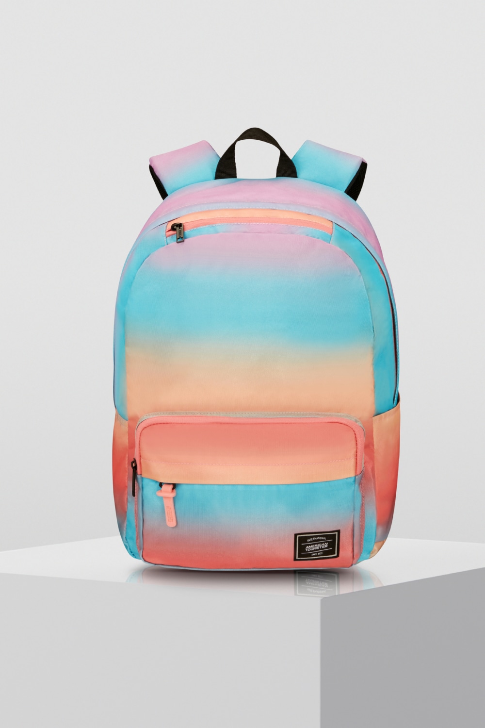 

Рюкзак American Tourister URBAN GROOVE GRADIENT 27,5x40x20,5 24G*07022