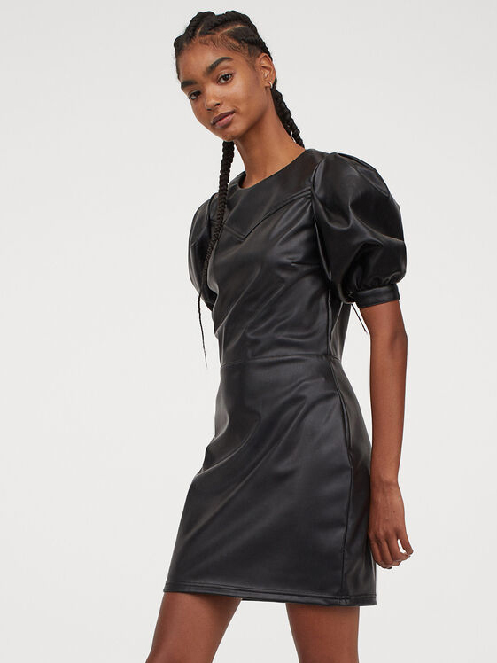 

Платье H&M Divided 060886565 34 Черное