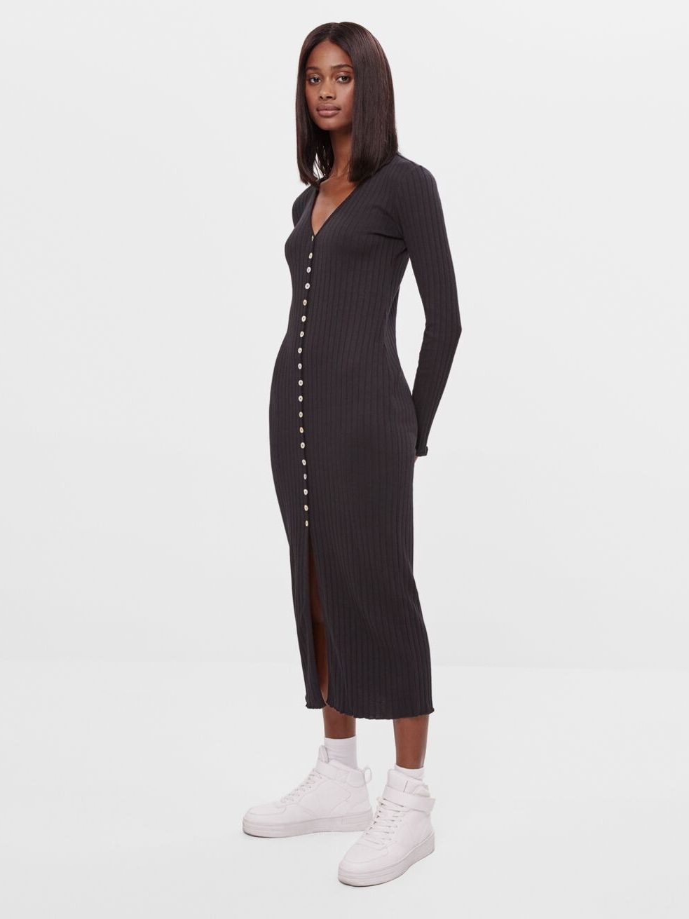 

Платье Bershka 5450/187/800 M Черное