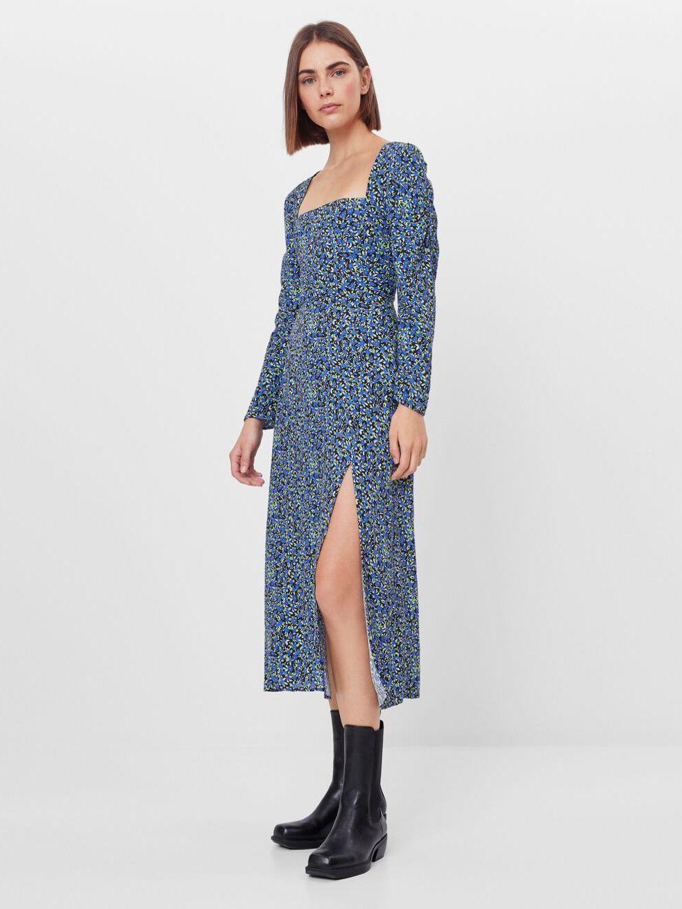 

Платье Bershka 5460/594/400 XS Черное