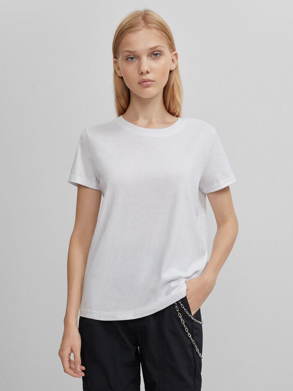 

Футболка Bershka 2428/443/251 M Белая